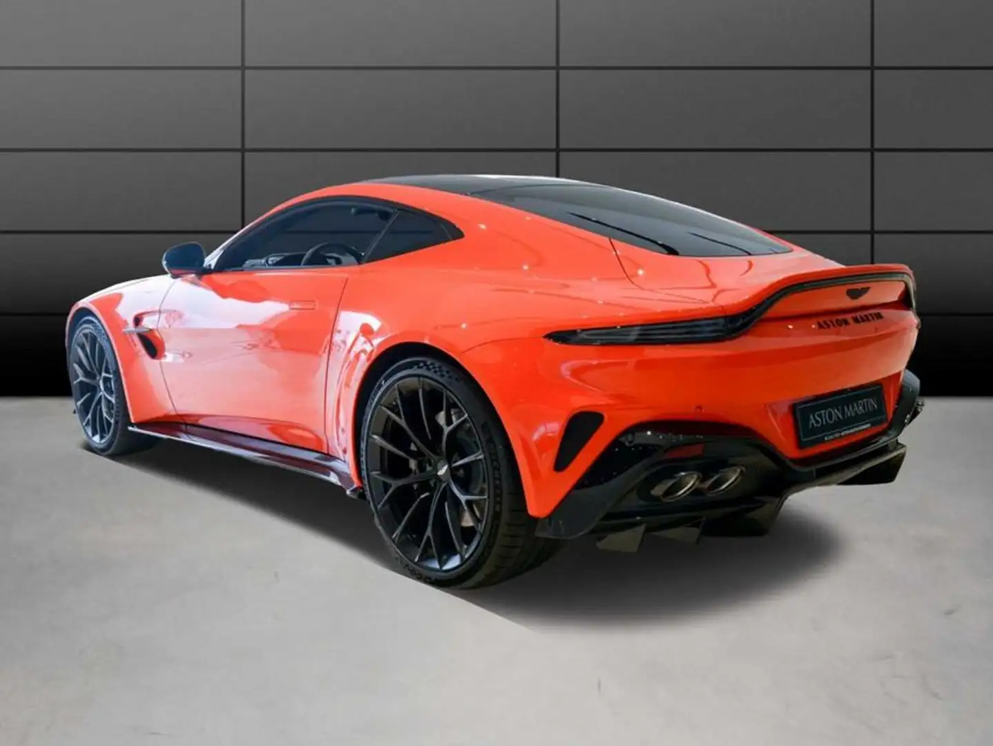 Aston Martin V8 Coupe Orange - 2