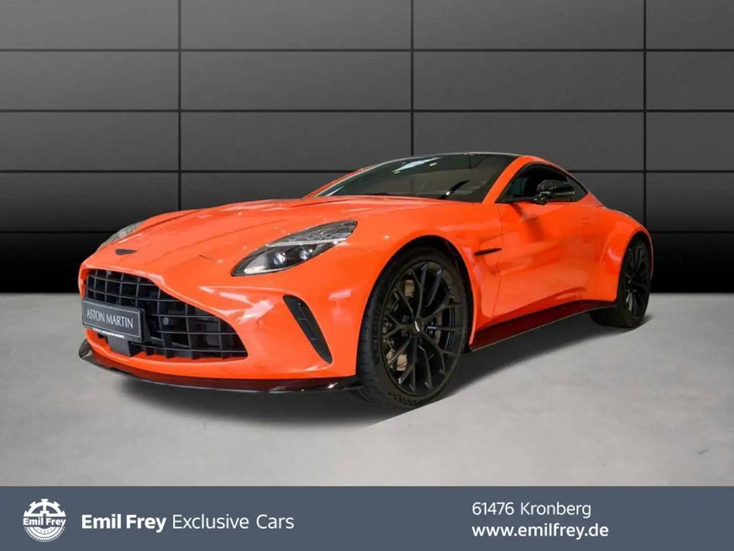 Aston Martin V8 Coupe Orange - 1