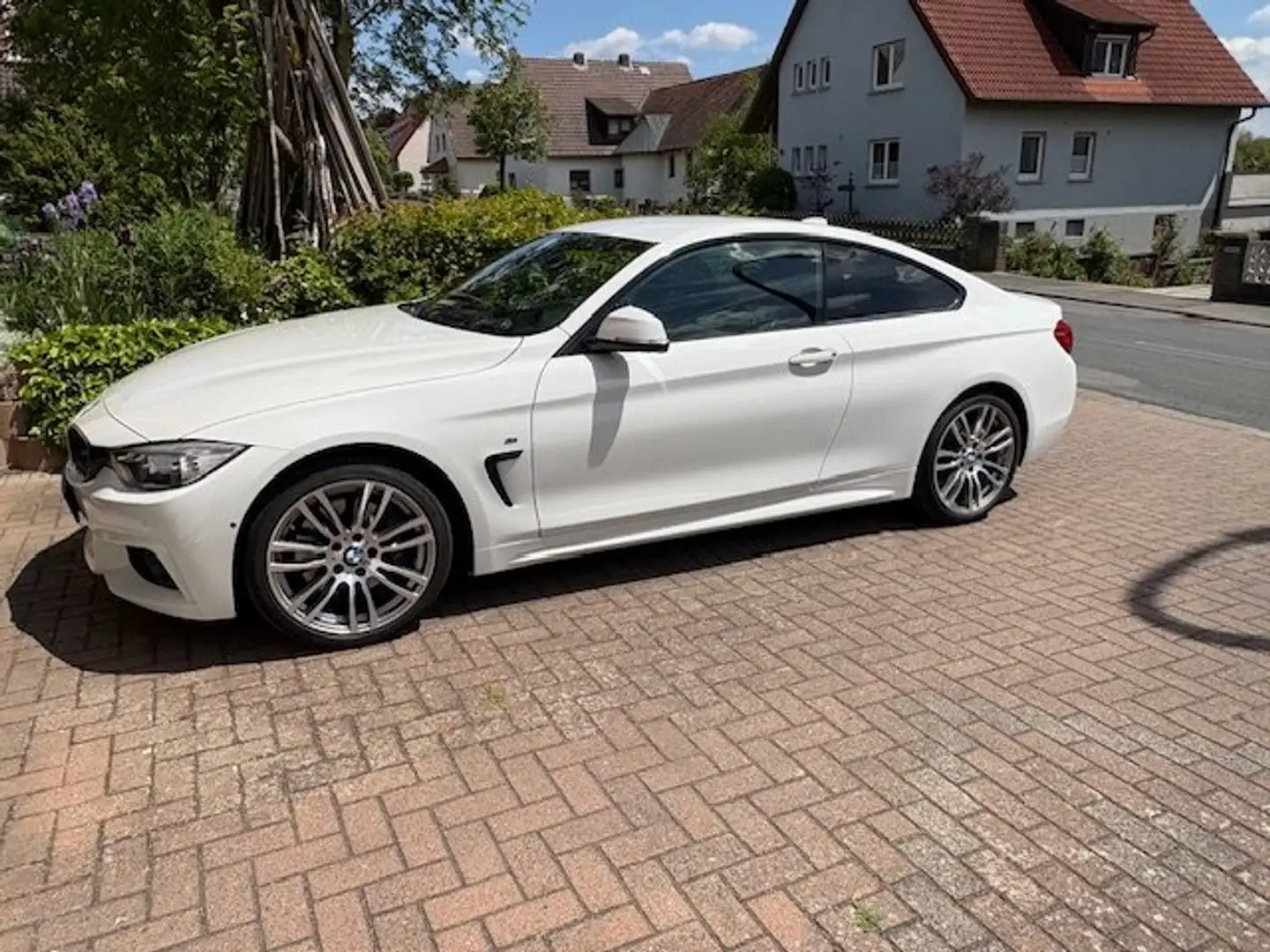 BMW 435 435d Coupe xDrive Aut. M Sport Wit - 1
