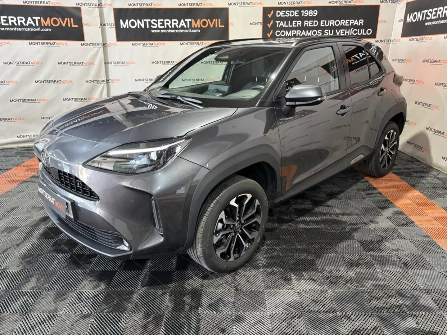 Toyota Yaris Cross 130H Active Plus Gris - 2