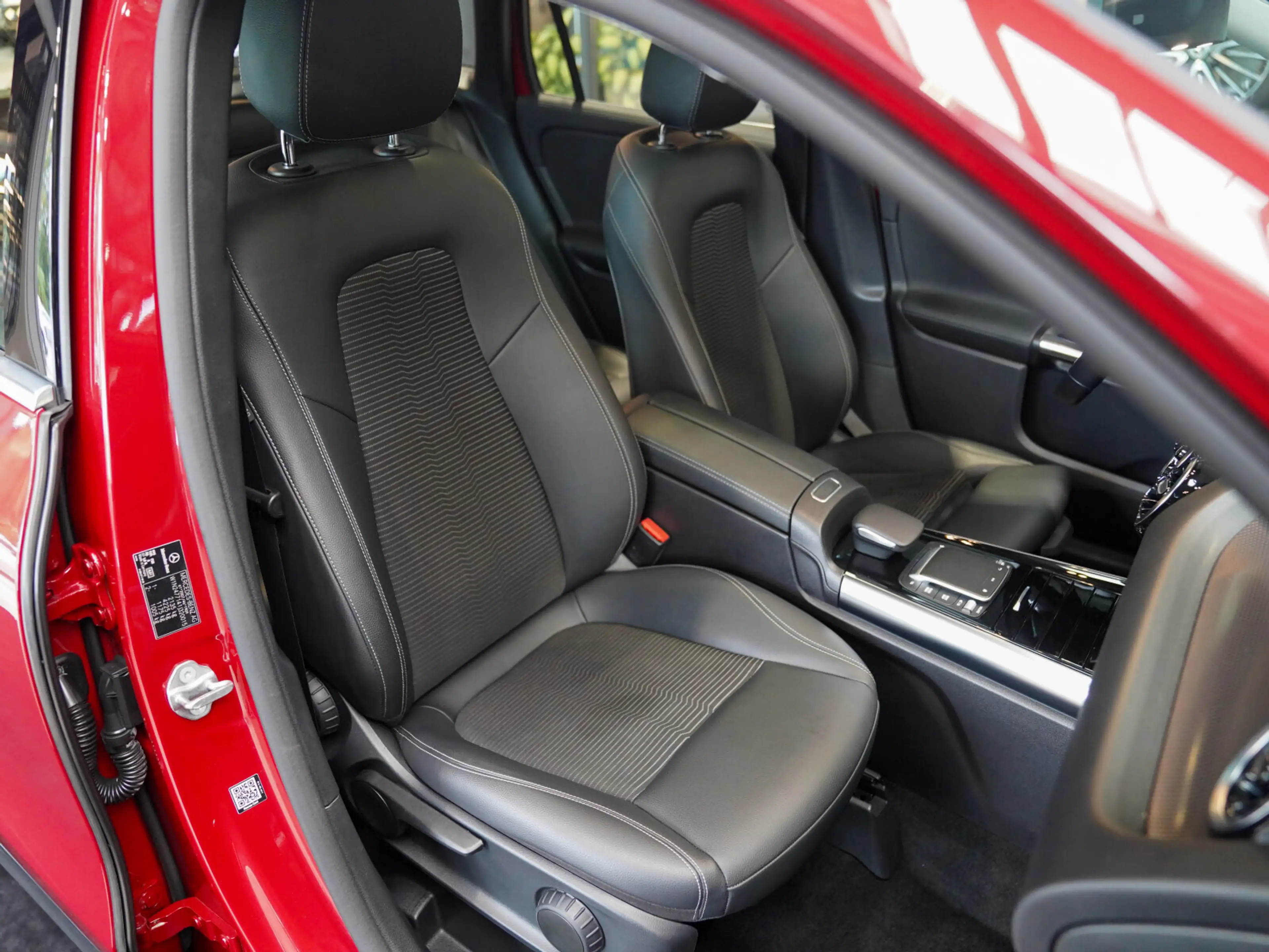 Mercedes-Benz GLA 220 GLA 220 d Progressive MULTIBEAM 360° Pano Alarm — photo 9
