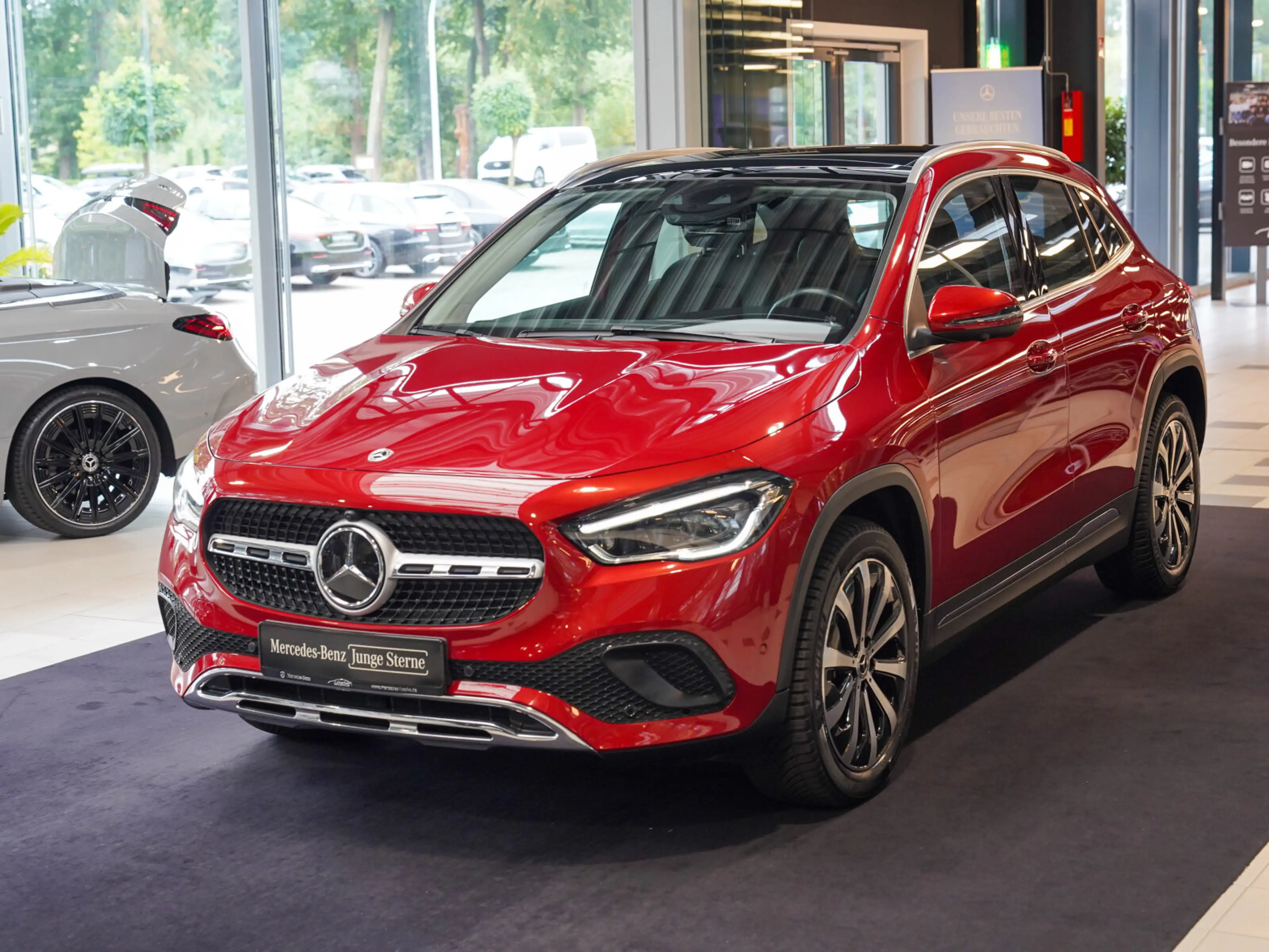 Mercedes-Benz GLA 220 GLA 220 d Progressive MULTIBEAM 360° Pano Alarm — photo 7