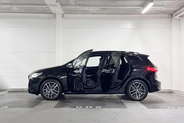 BMW 2 Series view 3