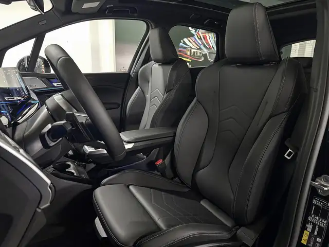 BMW 2 Series view 9