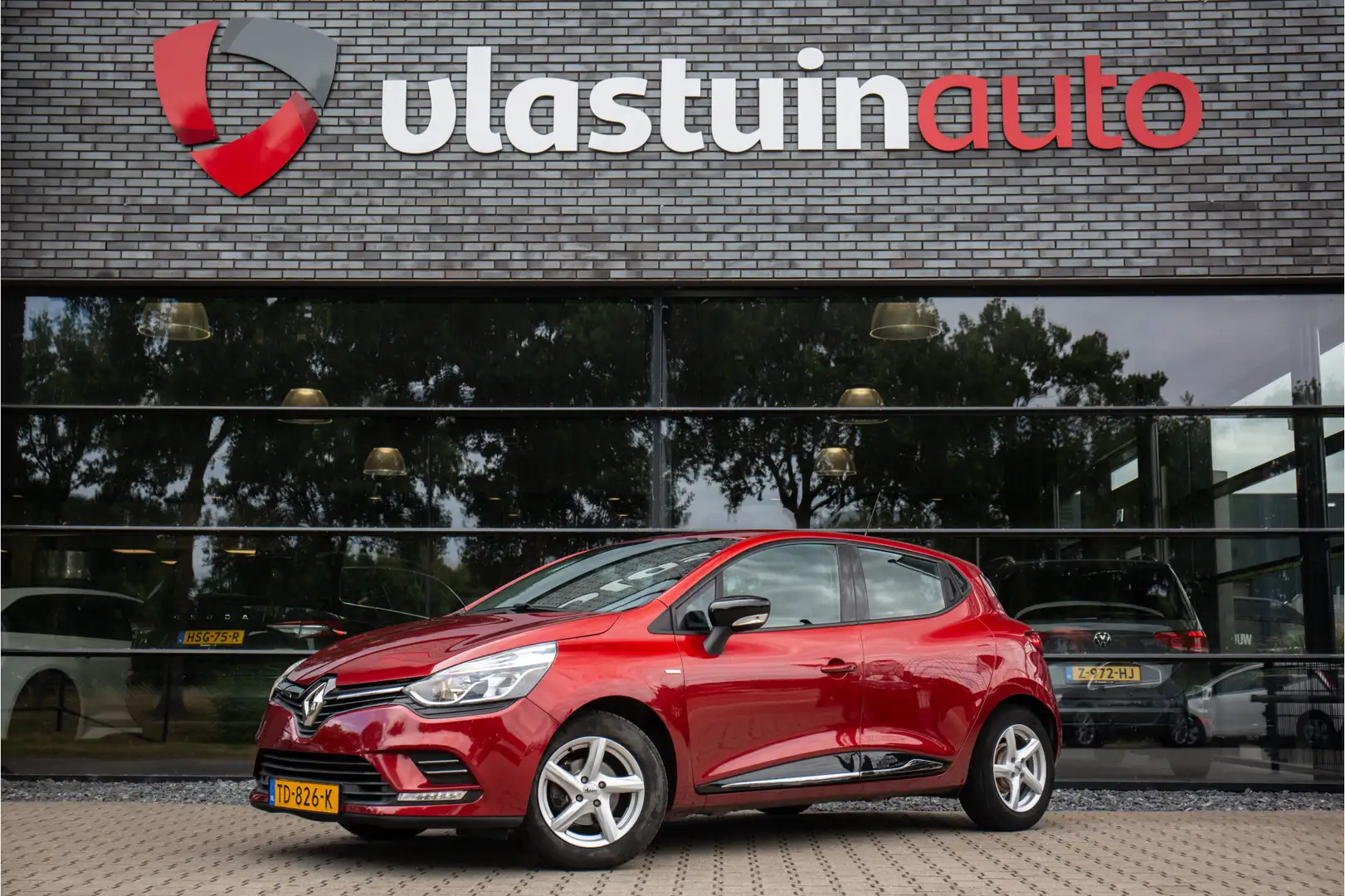 Renault Clio 0.9 TCe Eco2 Limited Rood - 1
