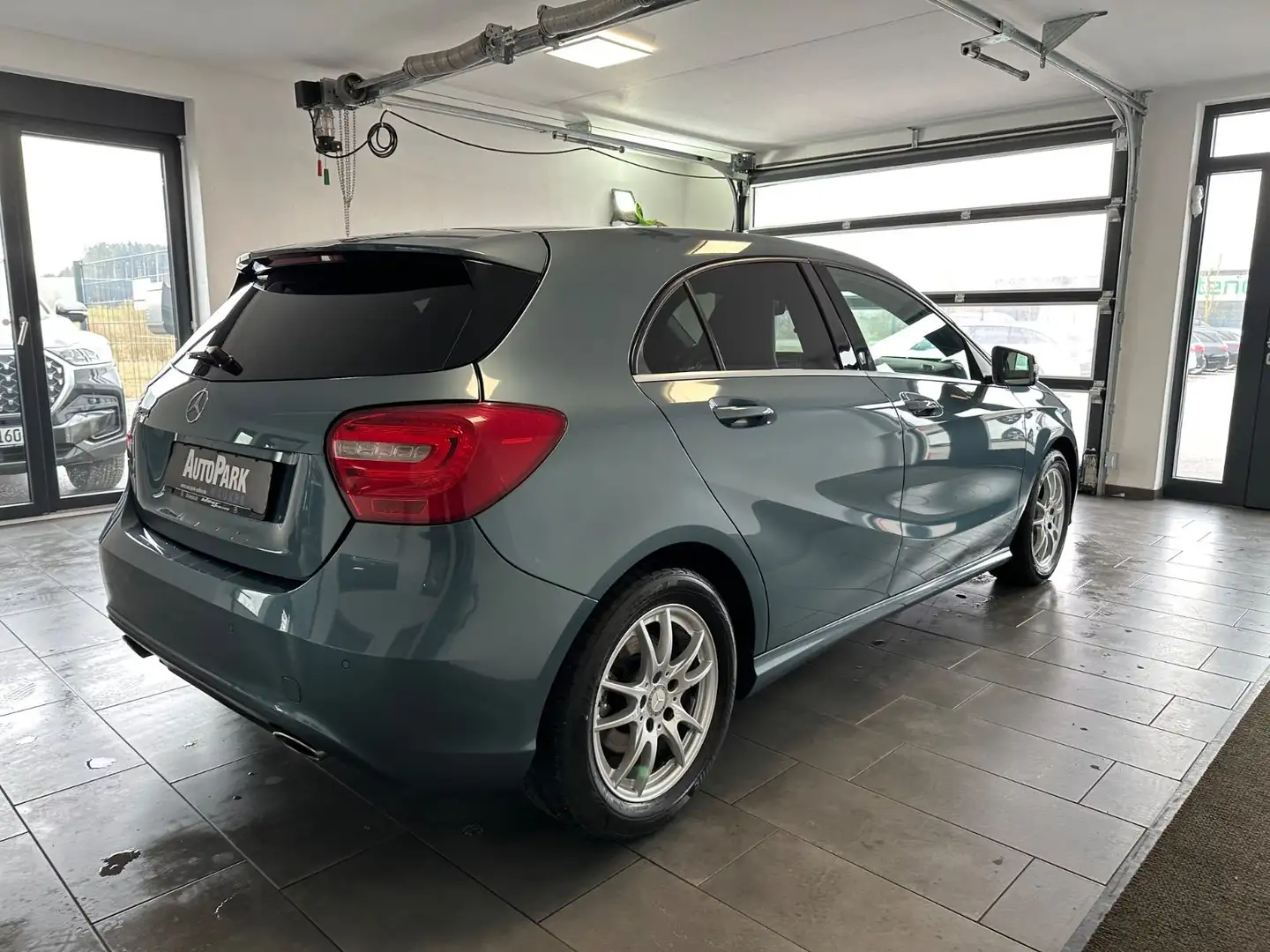 Mercedes-Benz A 200 BlueEfficiency Urban*Xenon* Albastru - 2