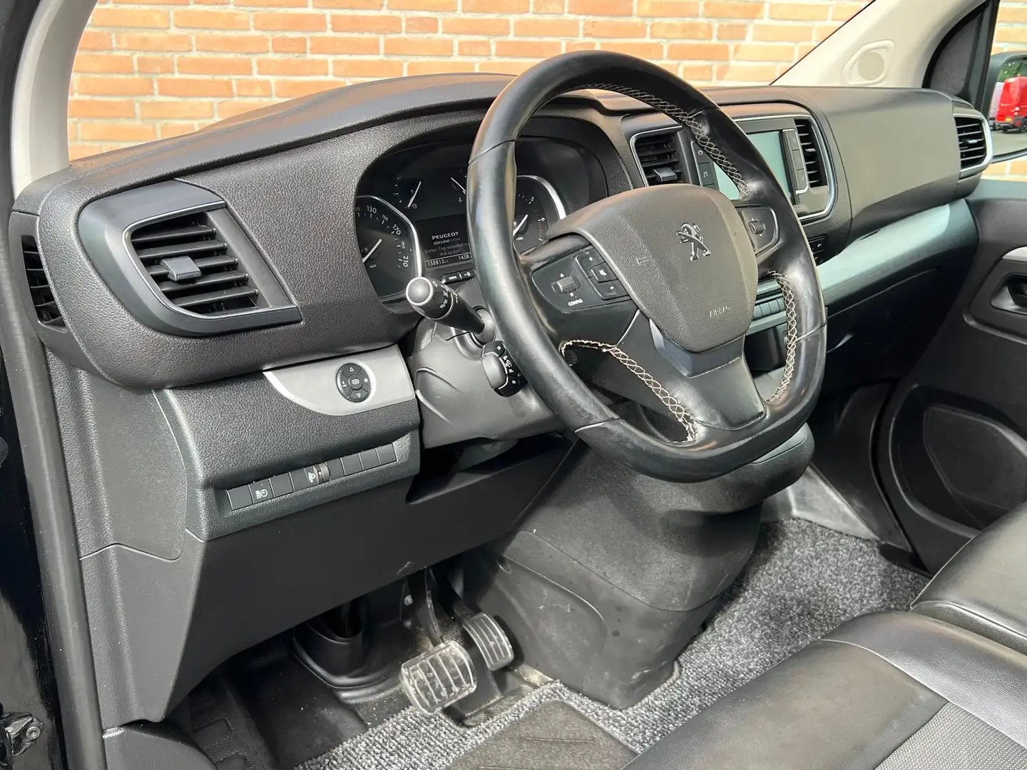 Peugeot Expert 2.0BlueHDI L3 180PK Automaat / Carplay / 2x Schuif Zwart - 2