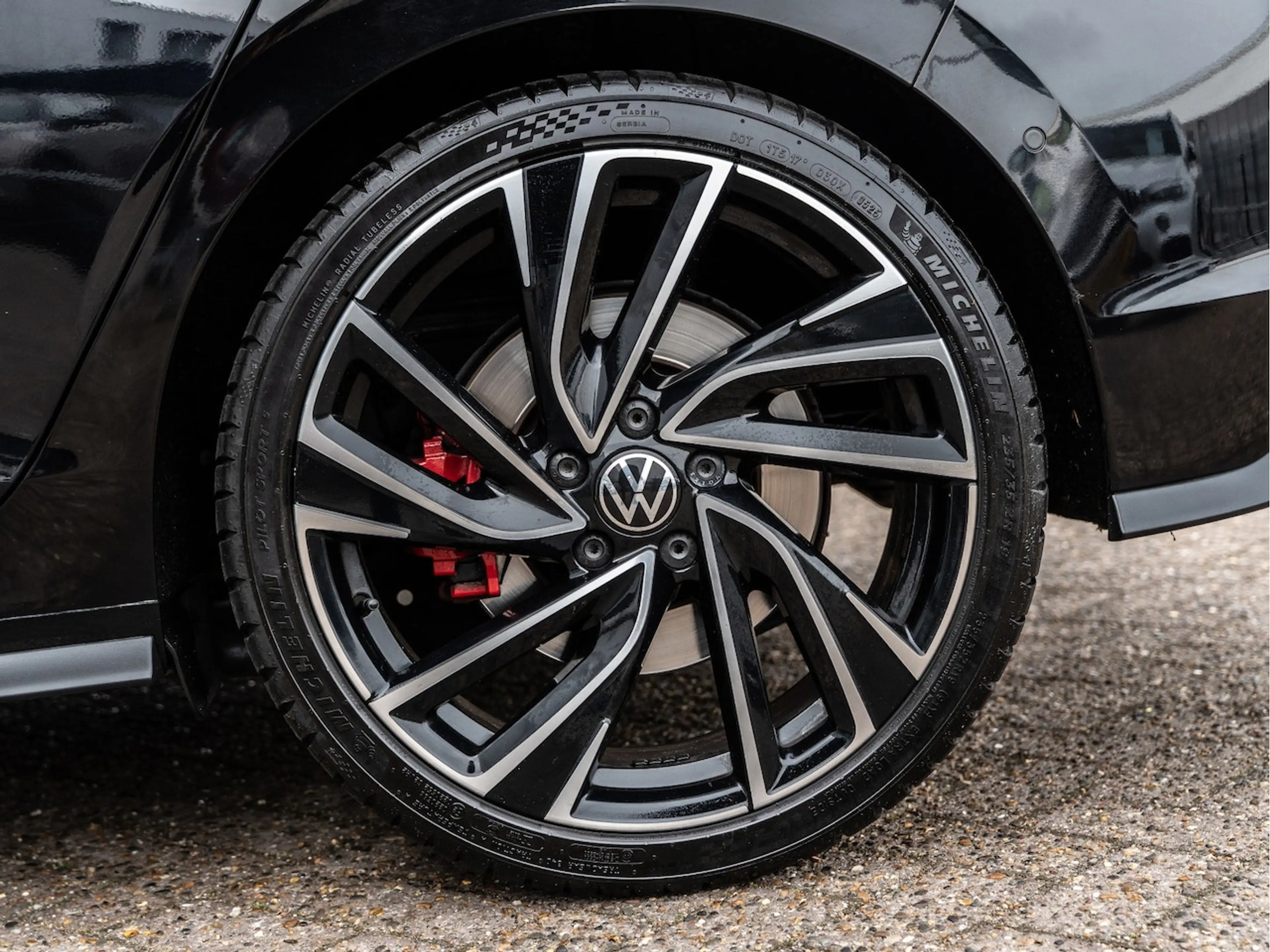 Volkswagen Golf GTI 2.0 TSI — photo 14
