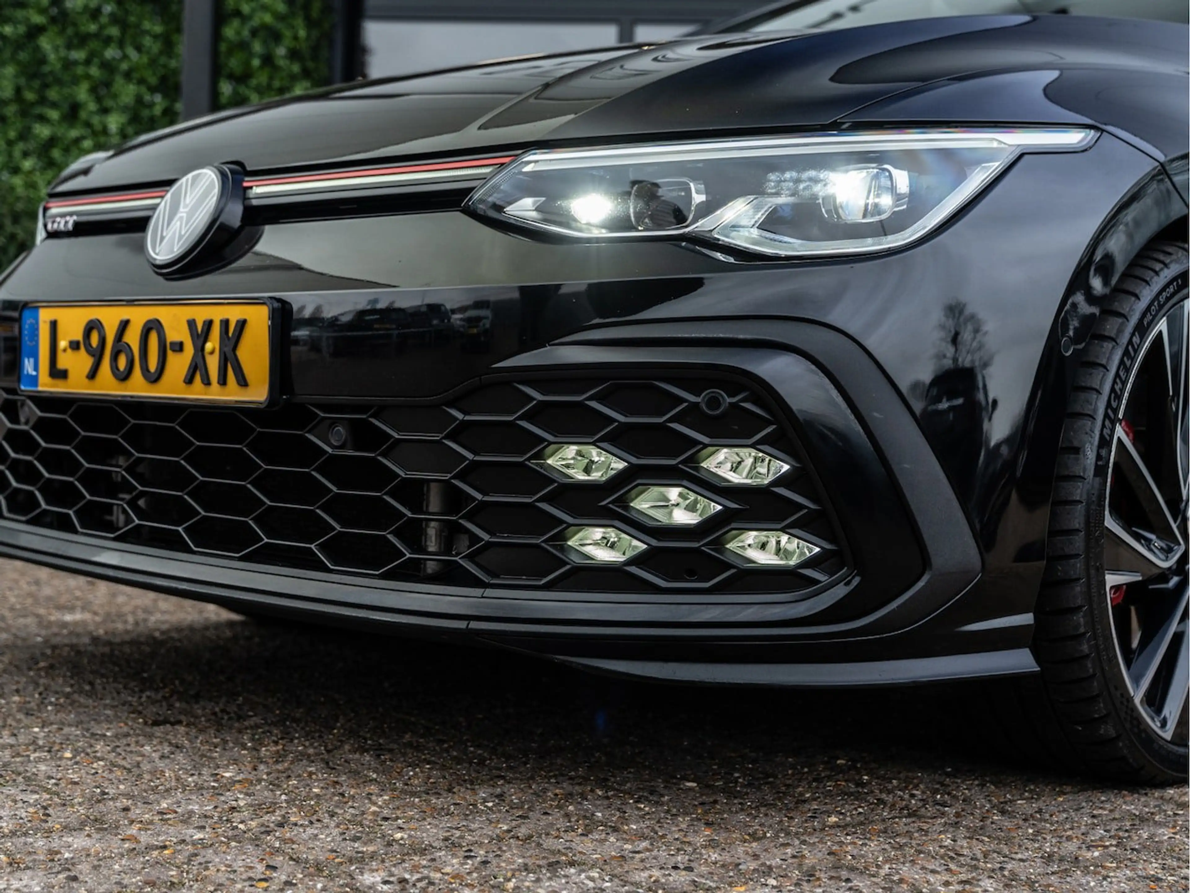 Volkswagen Golf GTI 2.0 TSI — photo 15