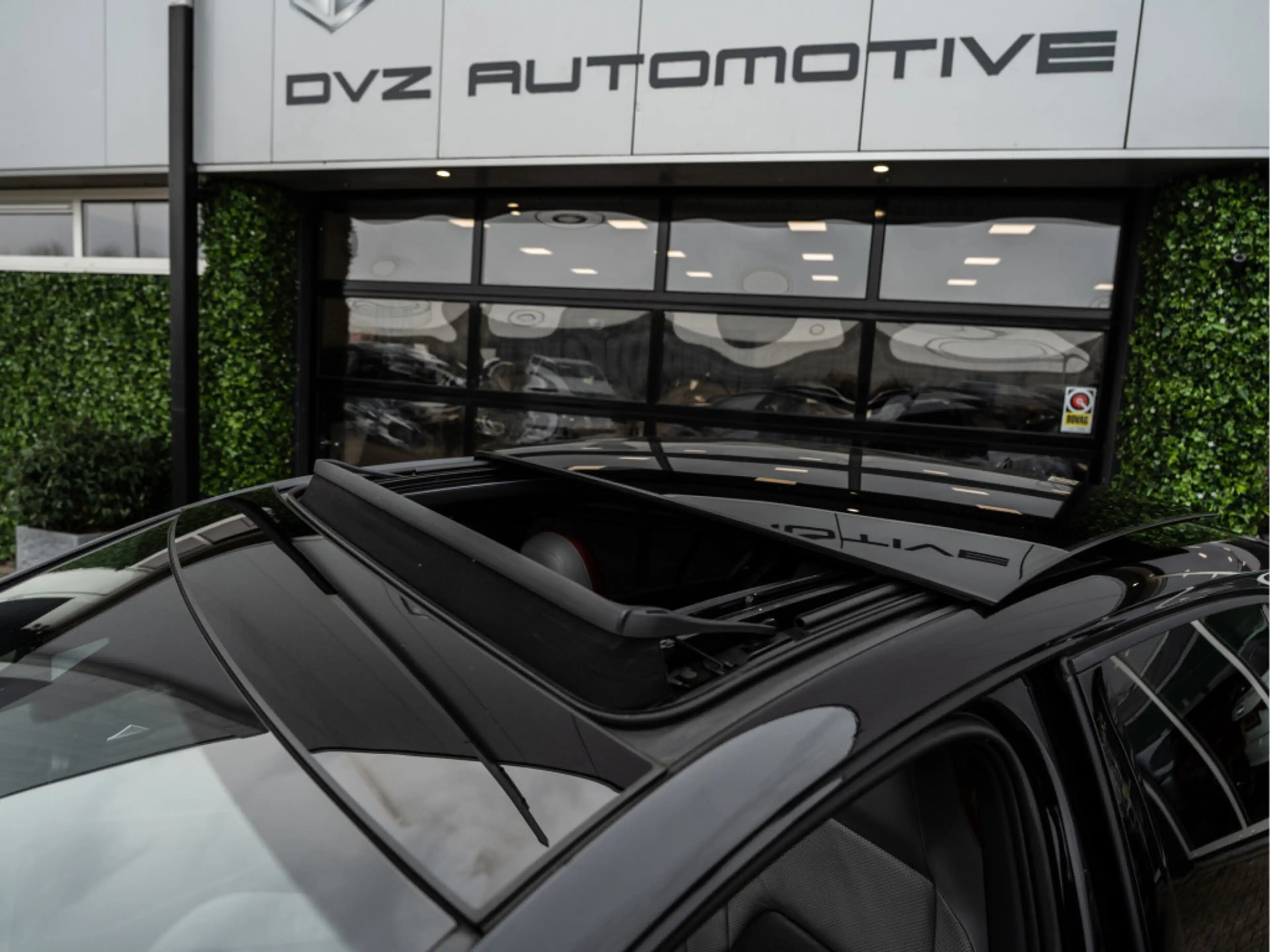 Volkswagen Golf GTI 2.0 TSI — photo 3