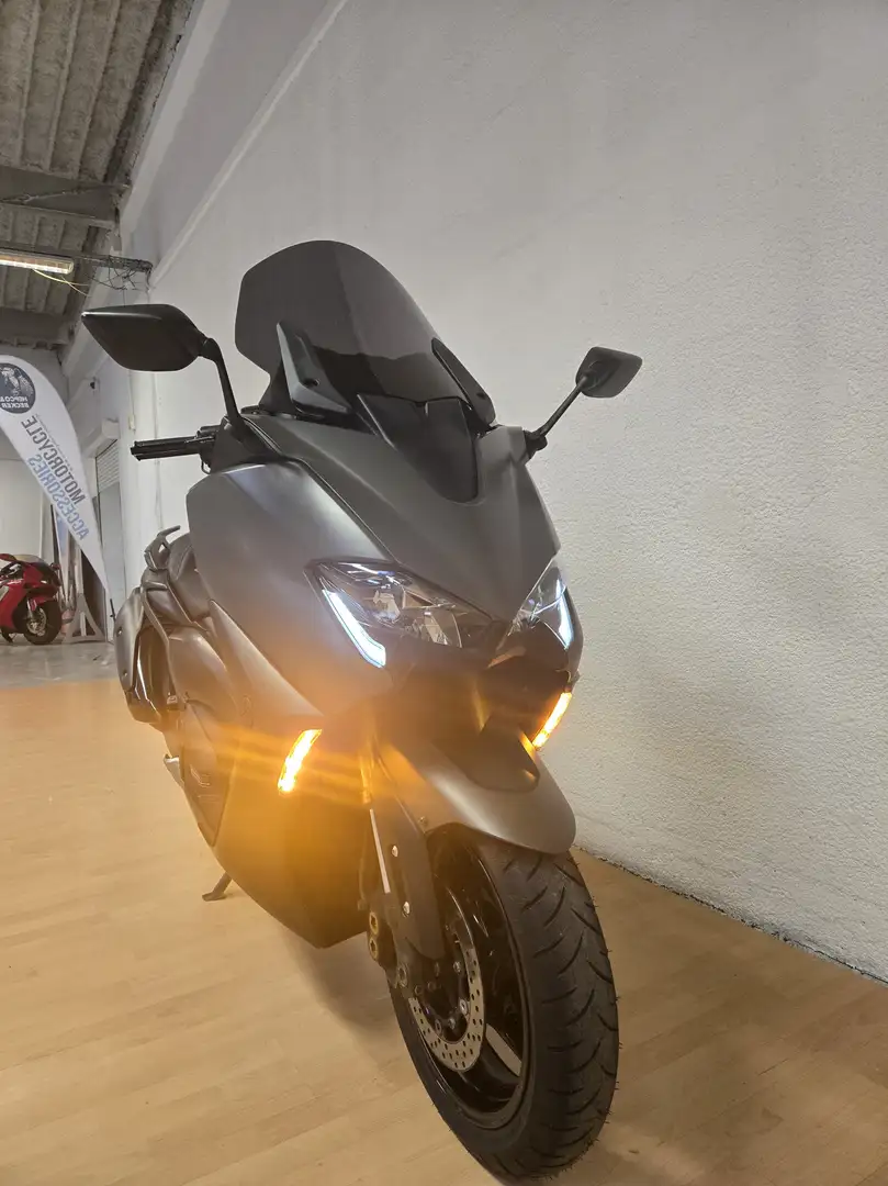 Yamaha TMAX 560 Verde - 2