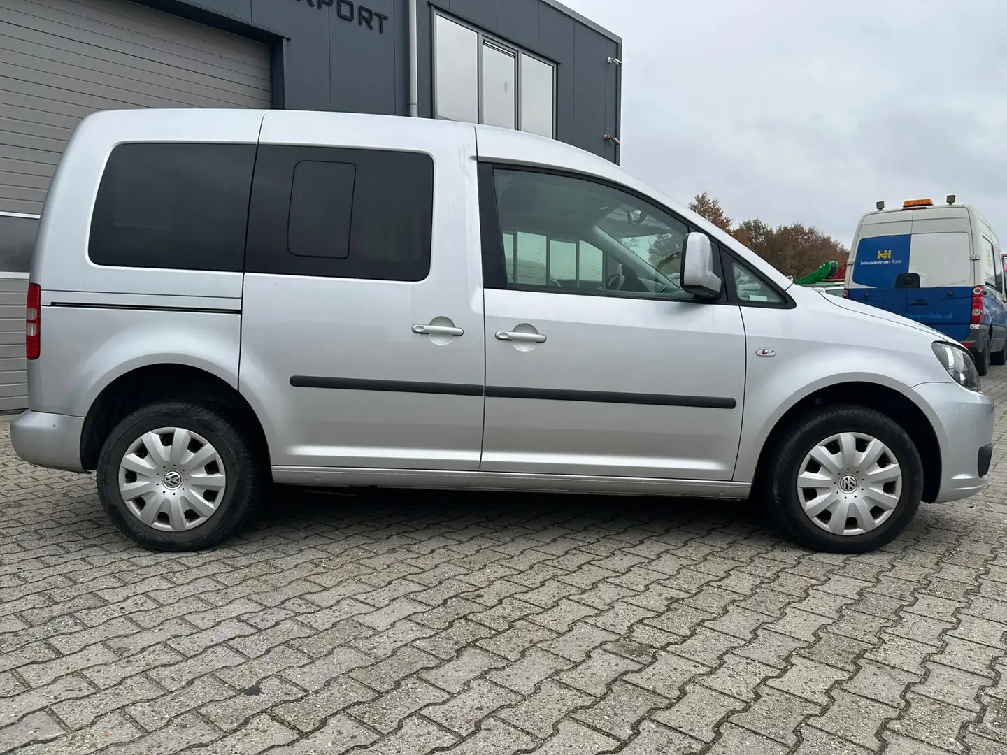 Volkswagen Caddy 1.2 TSI Trendline 5p AIRCO Grau - 2