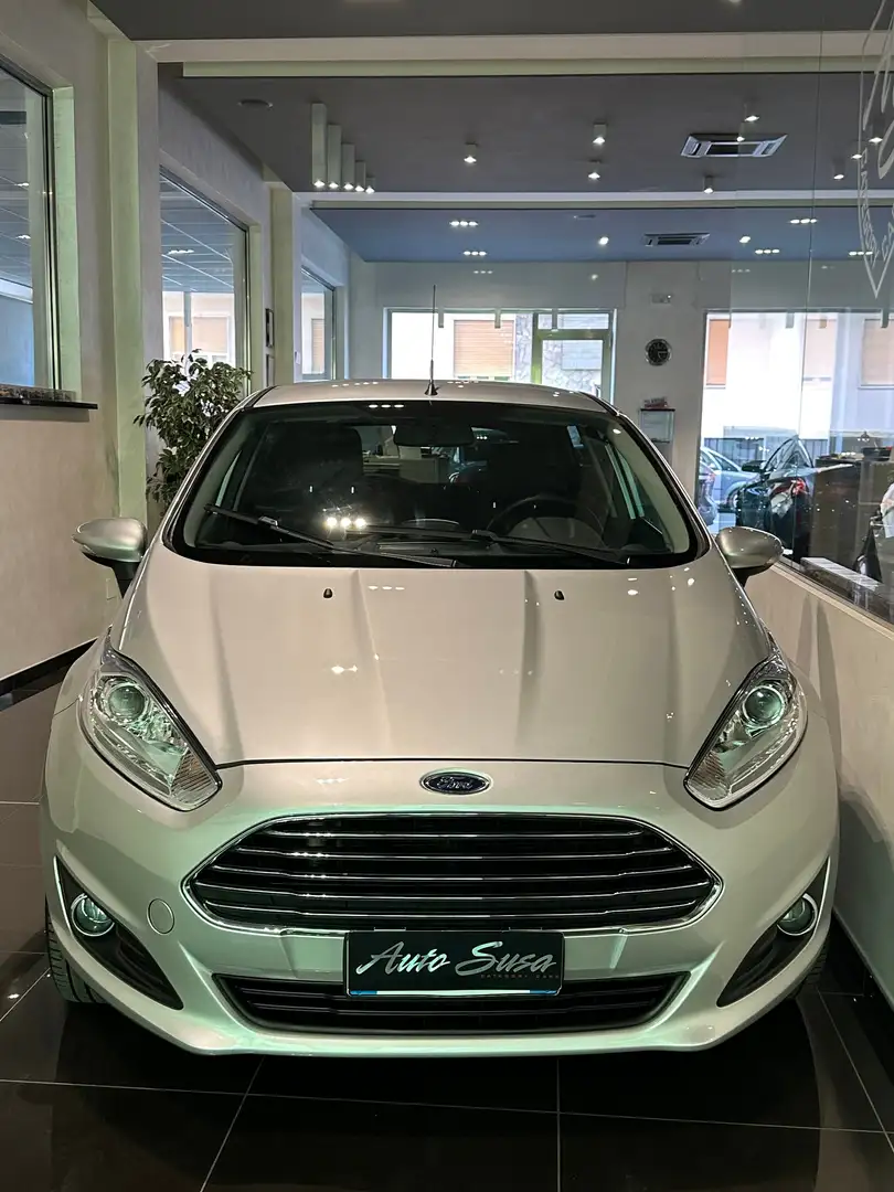 Ford Fiesta Fiesta VI  5p 1.4 Titanium Gpl 95cv E6 UNICOPROP Argento - 2
