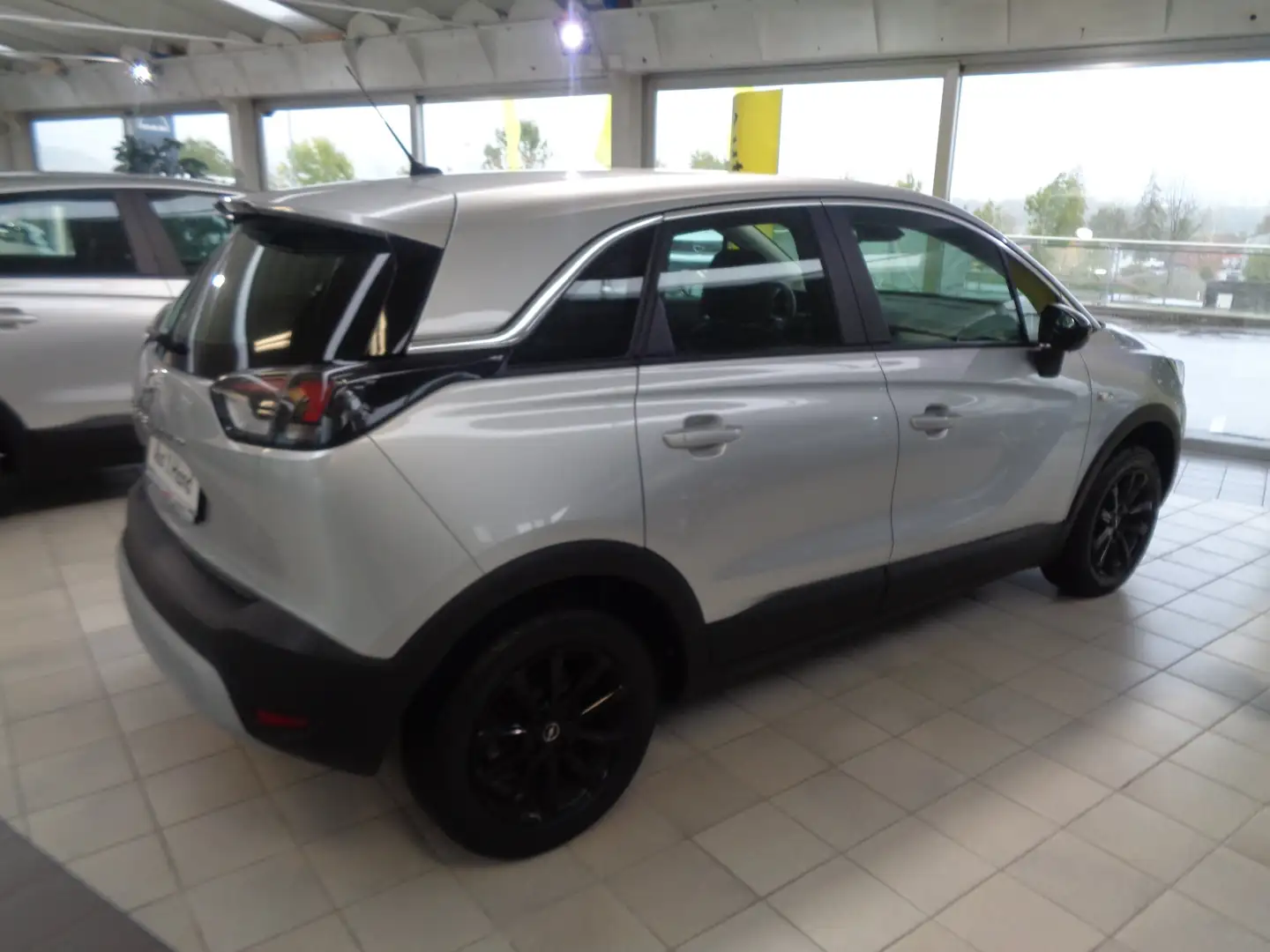 Opel Crossland 1,2 Turbo Elegance Aut. Argent - 2