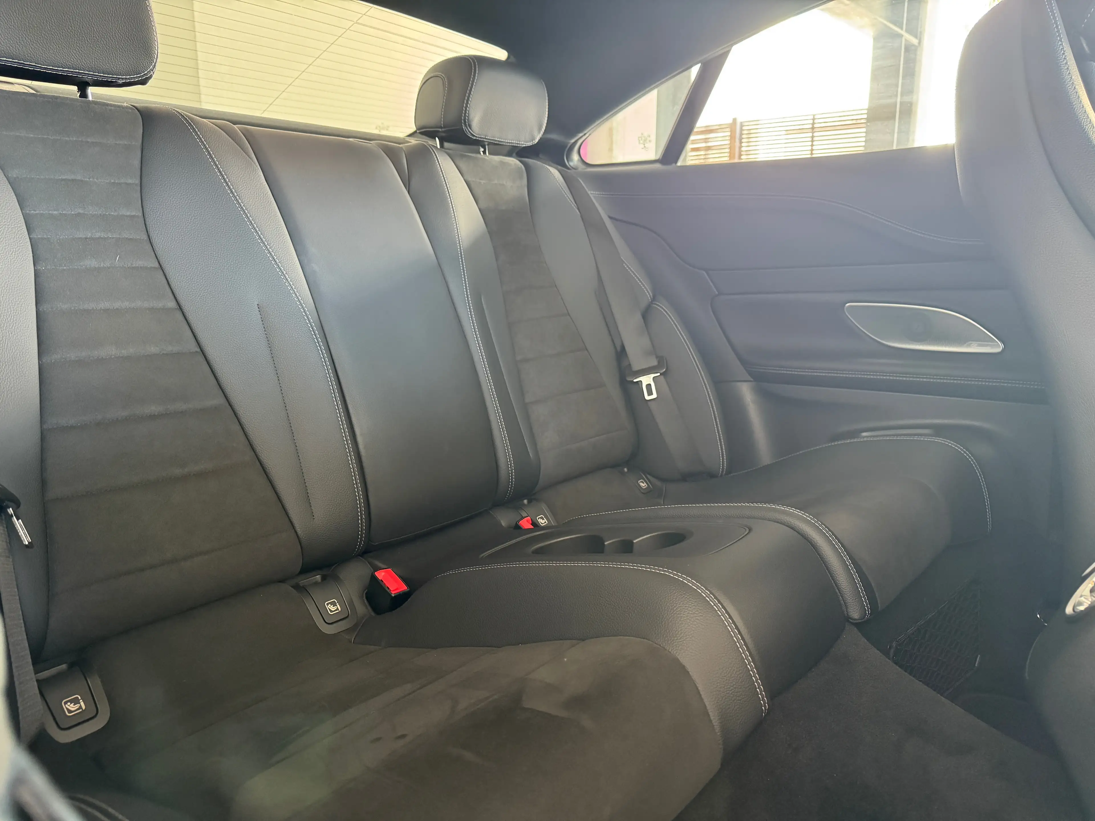 Mercedes-Benz E 400 4M AMG Multibeam Pano Widescreen Burmester MB Serv — photo 8