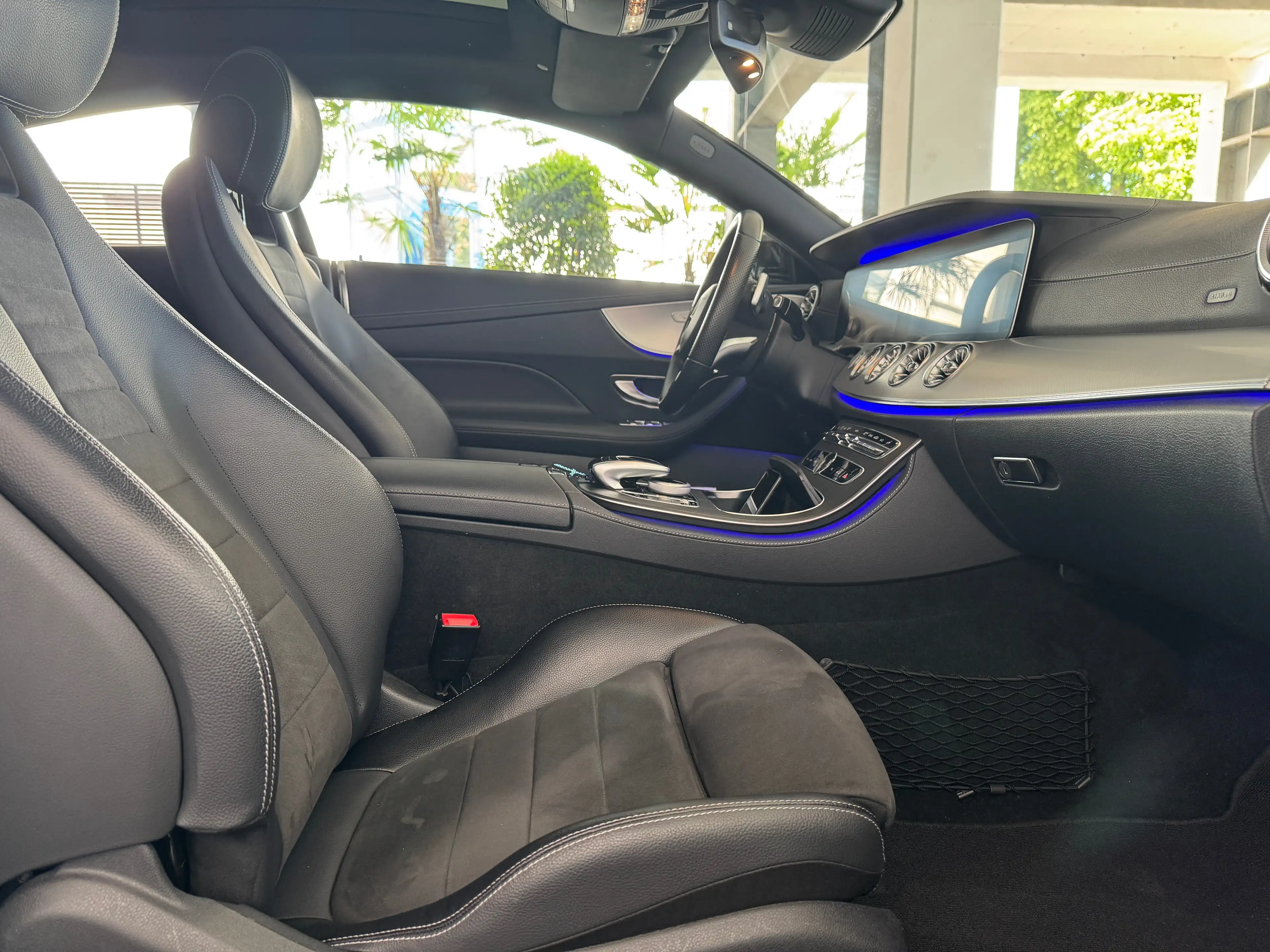 Mercedes-Benz E 400 4M AMG Multibeam Pano Widescreen Burmester MB Serv — photo 10