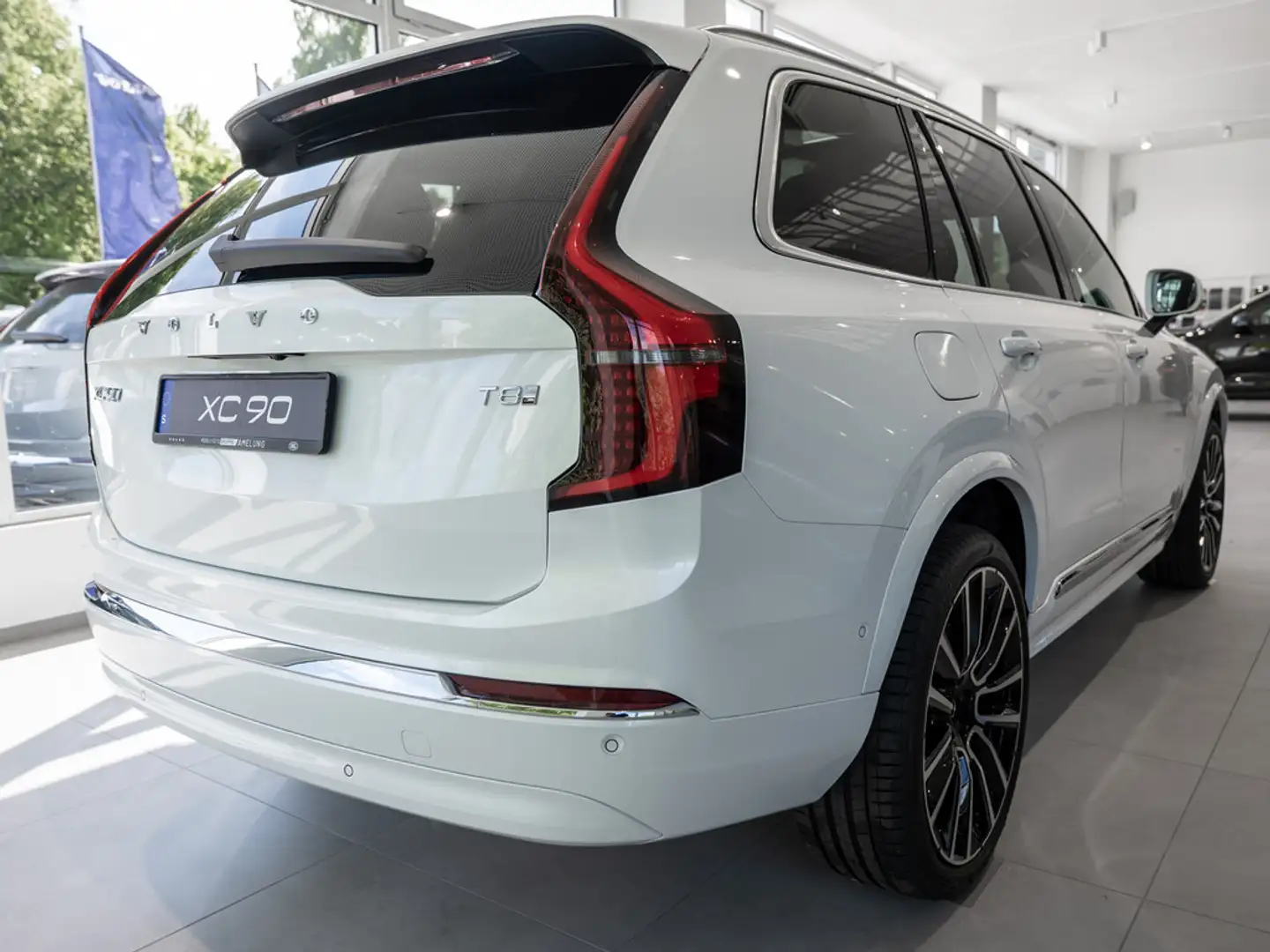 Volvo XC90 T8 Ultra Bright Plug-In Hybrid AWD 360° Weiß - 2