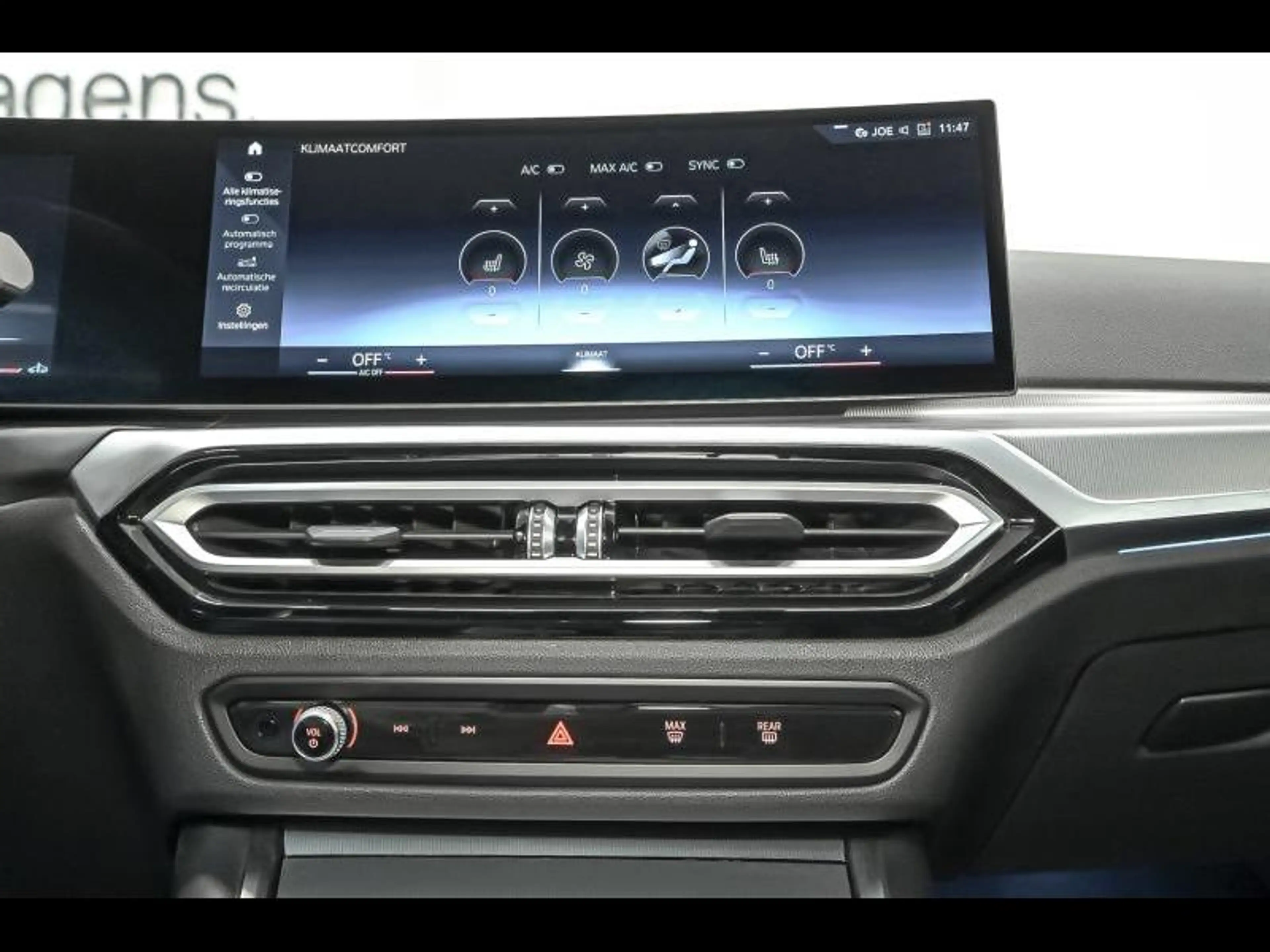 BMW 318 i Touring - M Sport — photo 12