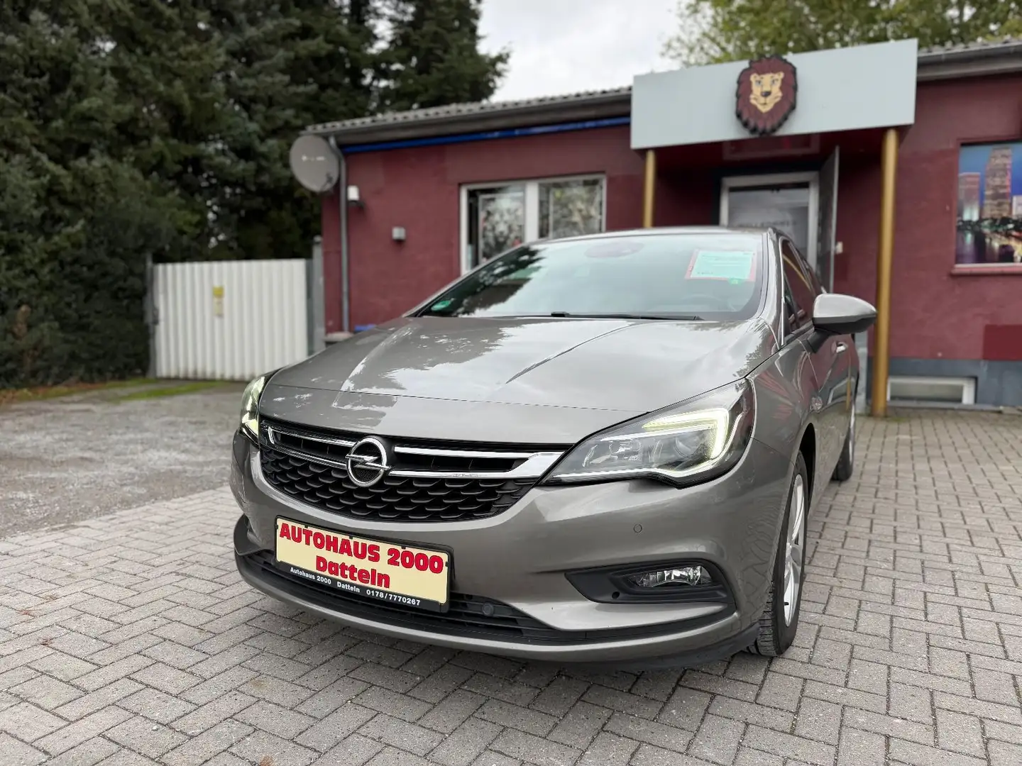 Opel Astra K Lim. 5-trg. Dynamic Beige - 1