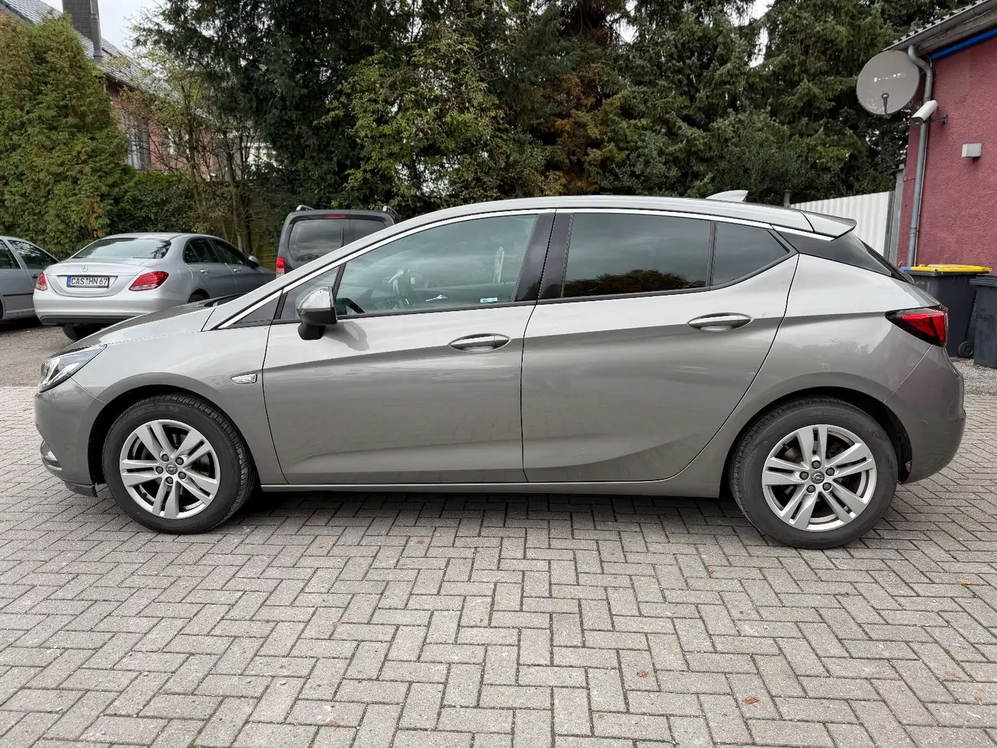 Opel Astra K Lim. 5-trg. Dynamic Beige - 2