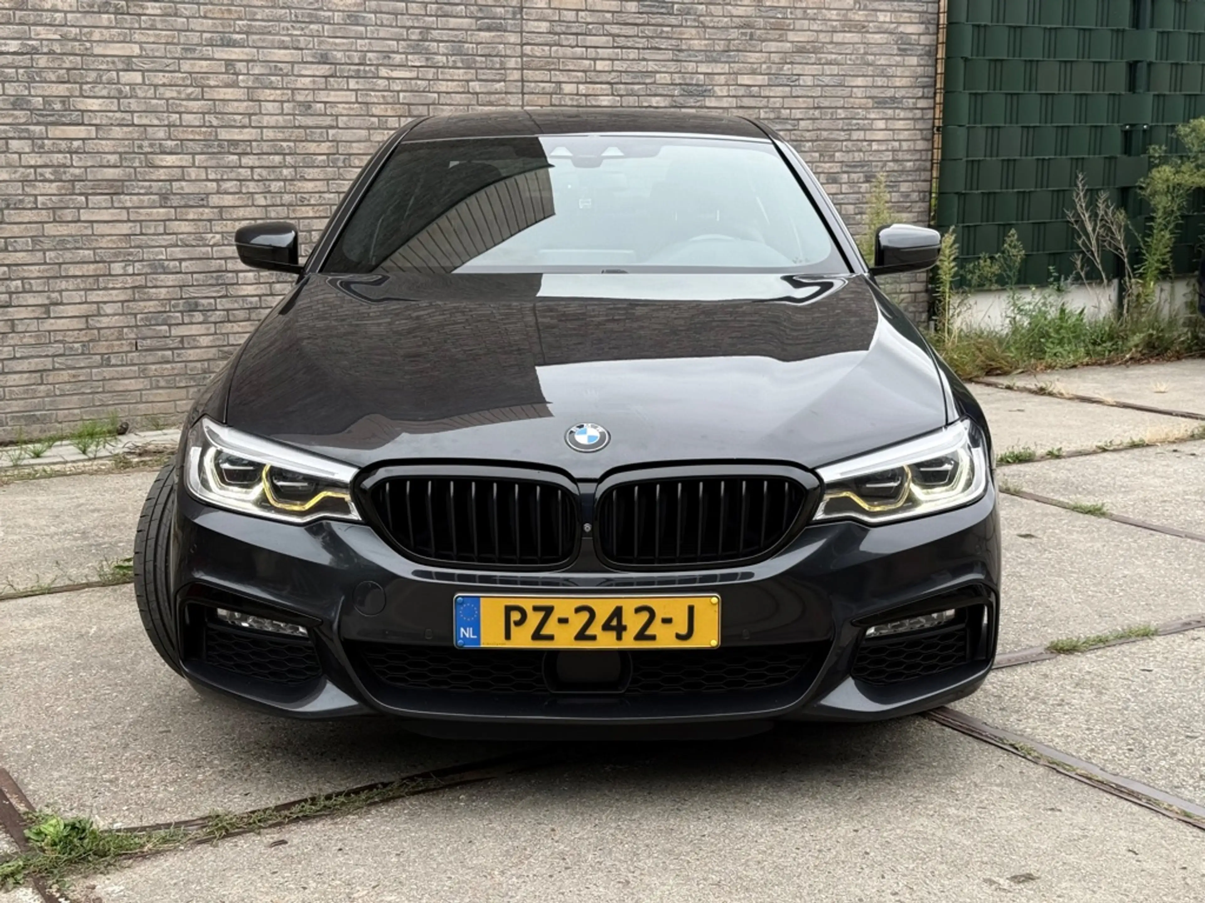 BMW 540 5-serie 540i High Executive — photo 2