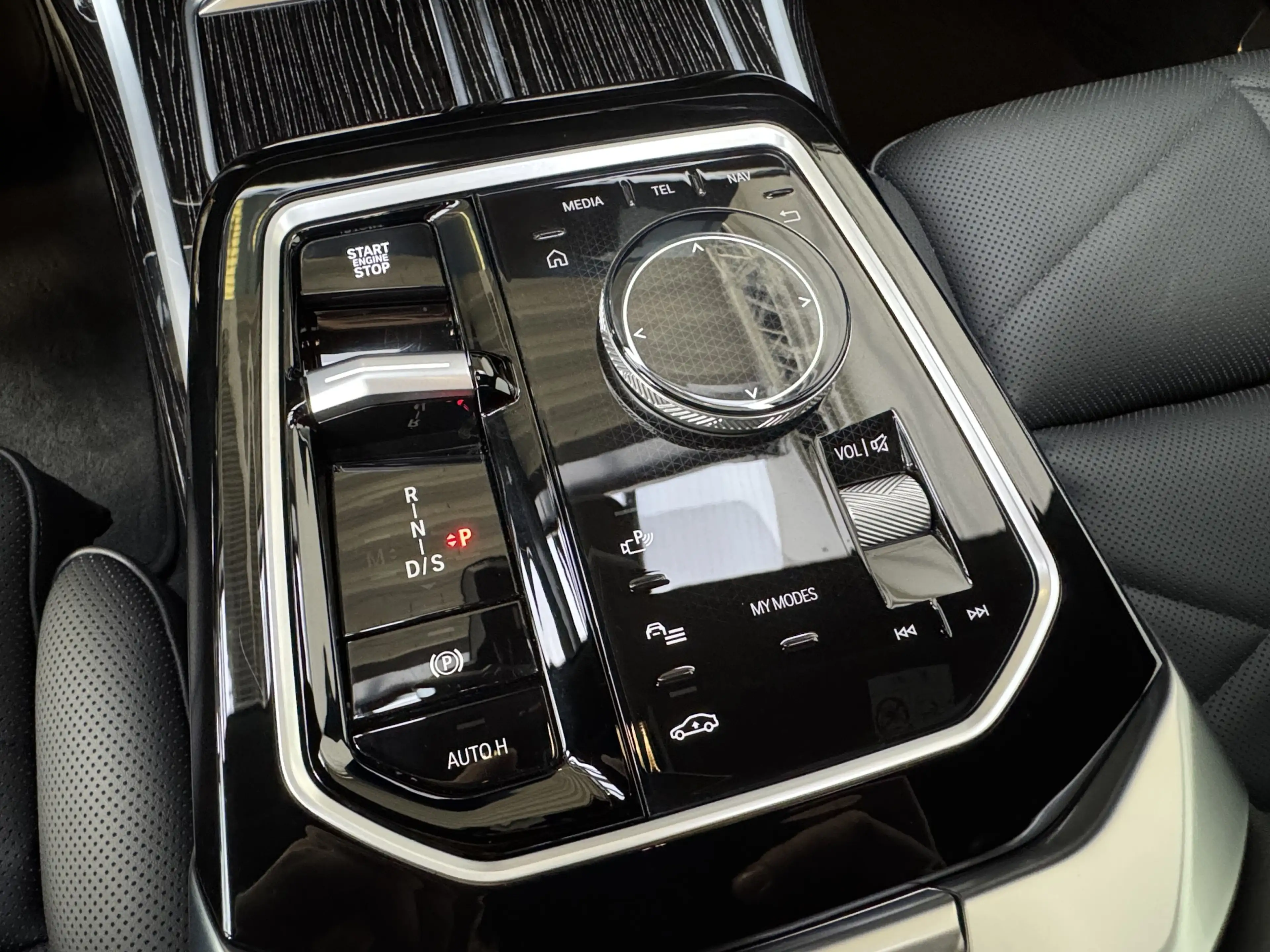 BMW 750 xDrive M Sport Pro AHK ACC 360° — photo 13