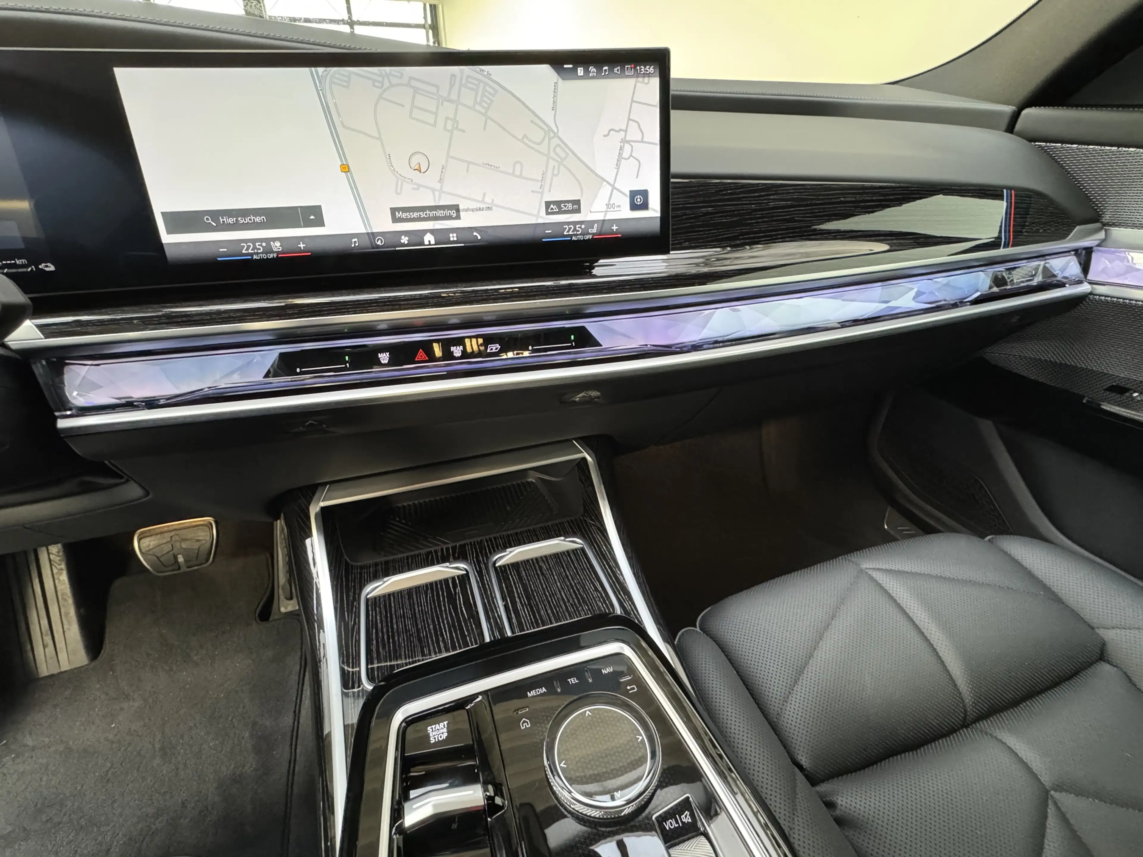 BMW 750 xDrive M Sport Pro AHK ACC 360° — photo 10
