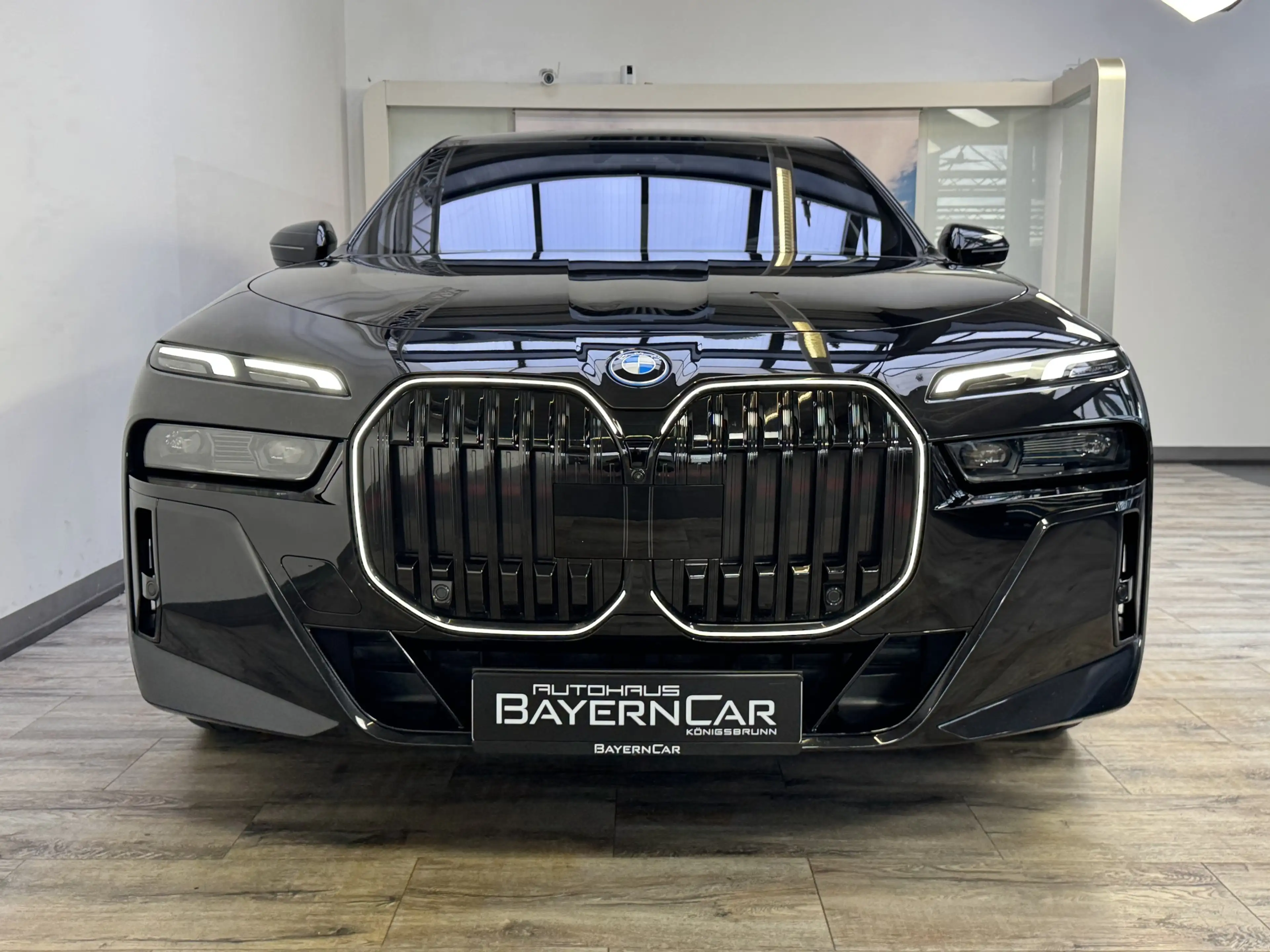 BMW 750 xDrive M Sport Pro AHK ACC 360° — photo 2