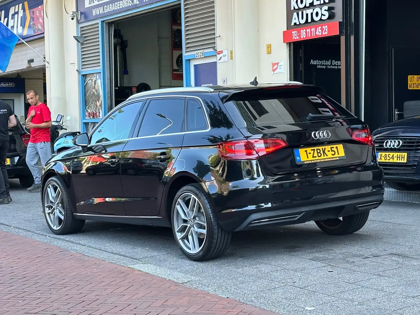 Audi A3 Sportback 1.4 TFSI Attraction Pro Line Plus g-tron Zwart - 2