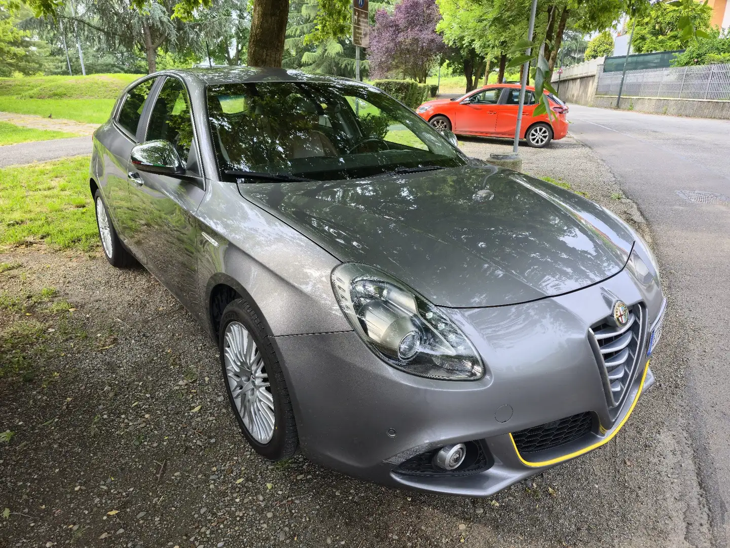 Alfa Romeo Giulietta 2.0 jtdm Exclusive 150cv E5+ Pelle Gancio Traino Grigio - 1