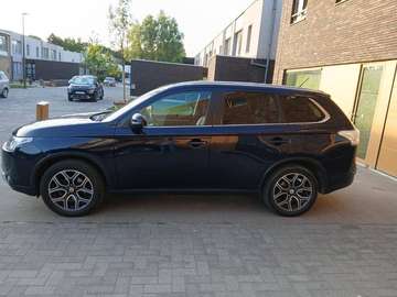 Outlander 2.2 DI-D 2WD Touch Edition