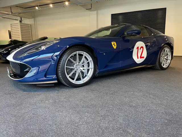 Ferrari 812 812 GTS "Tailor Made"