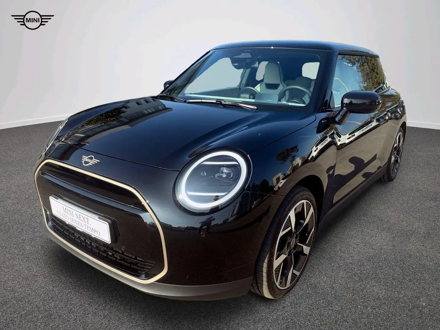 MINI Cooper E Favoured Noir - 1