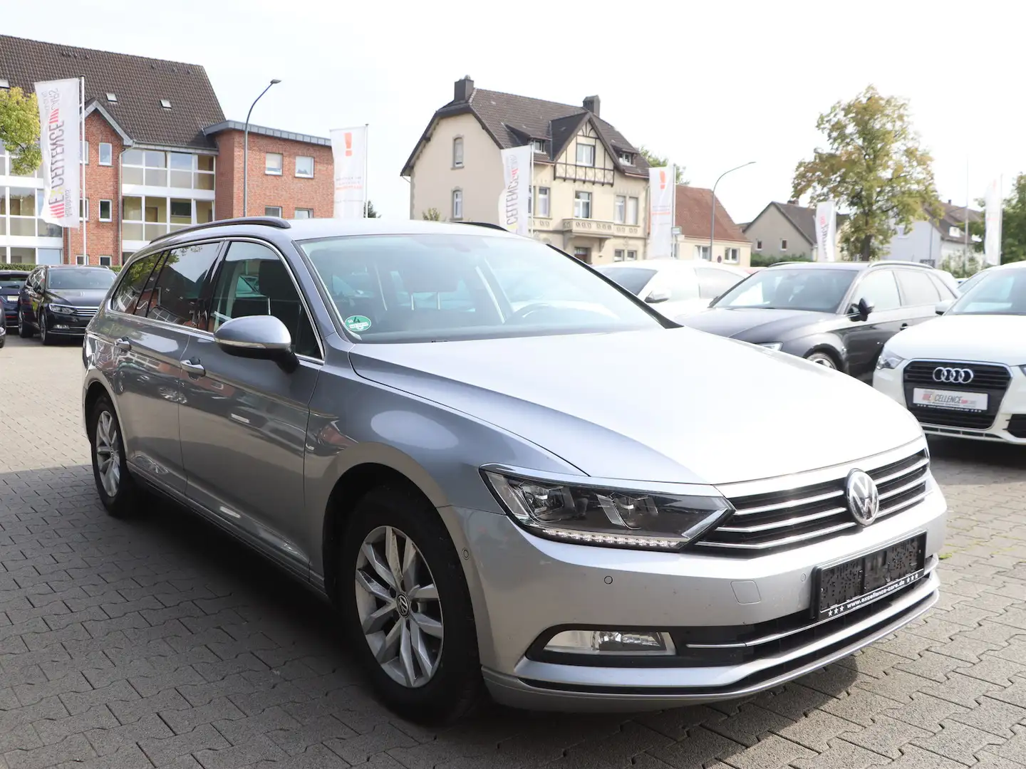 Volkswagen Passat Variant 1.8 TSI DSG Comfortline AID / LED Plateado - 1