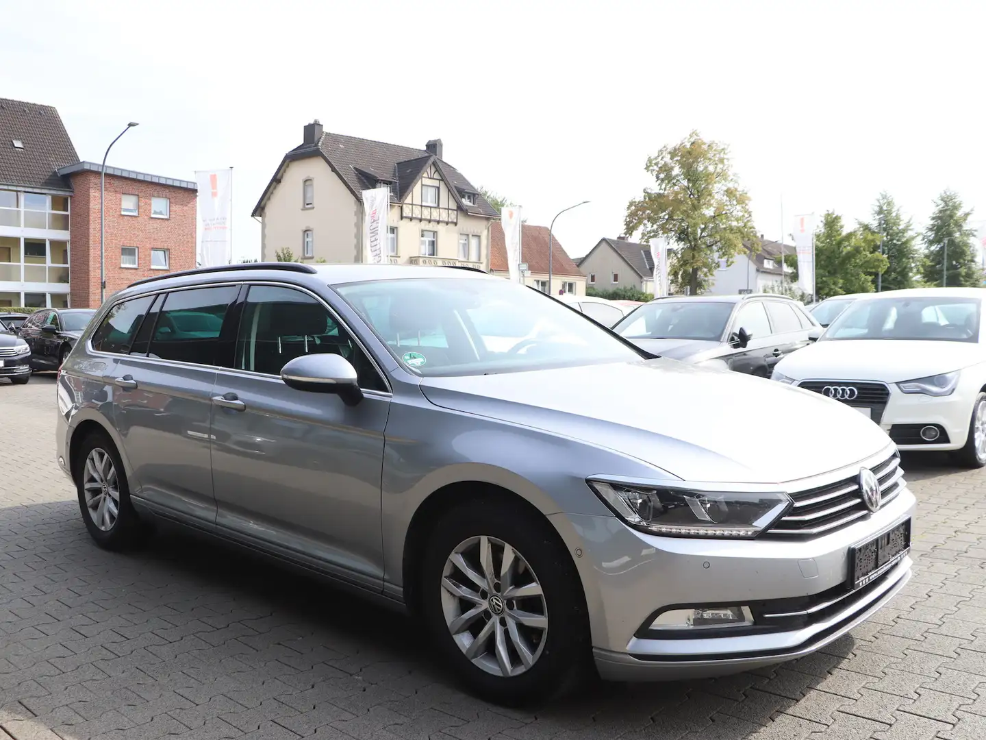 Volkswagen Passat Variant 1.8 TSI DSG Comfortline AID / LED Plateado - 2