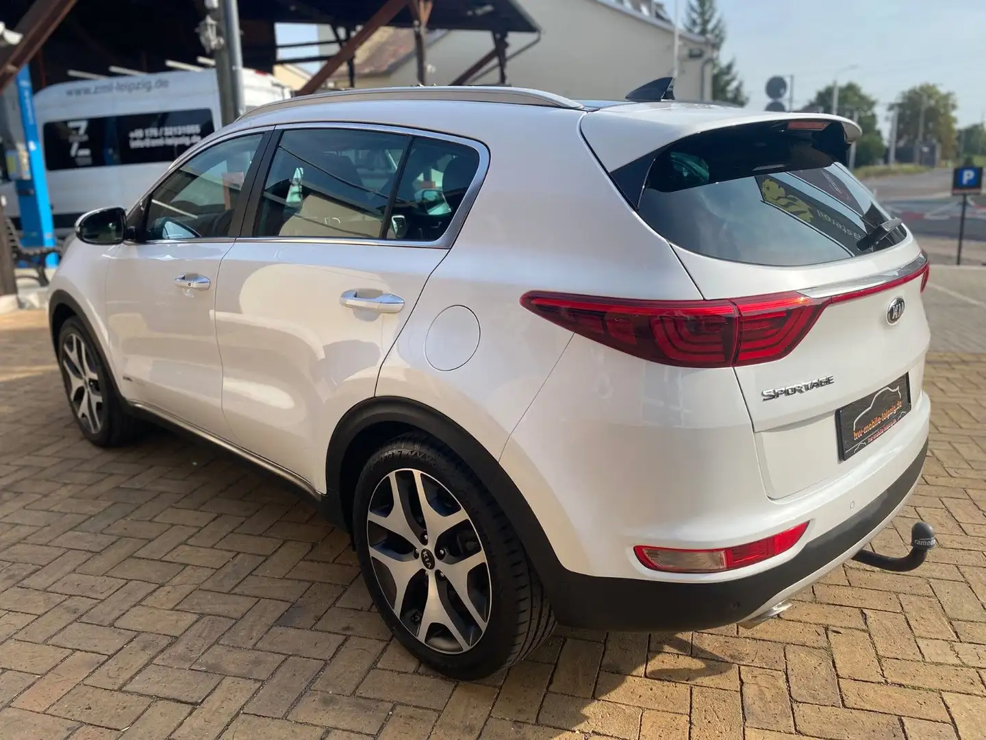 Kia Sportage GT-Line 4WD Leder Pano JBL Kamera AHK Weiß - 2
