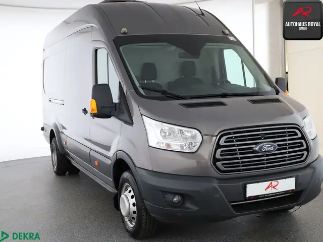 Ford Transit view 3