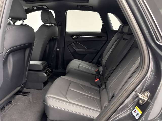 Audi Q3 — photo 15