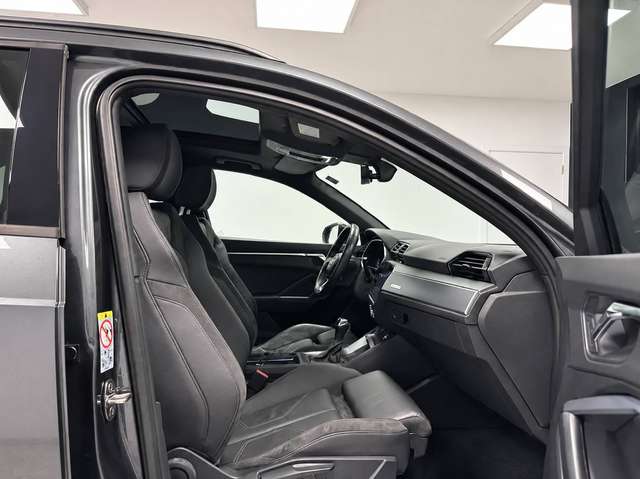 Audi Q3 — photo 12
