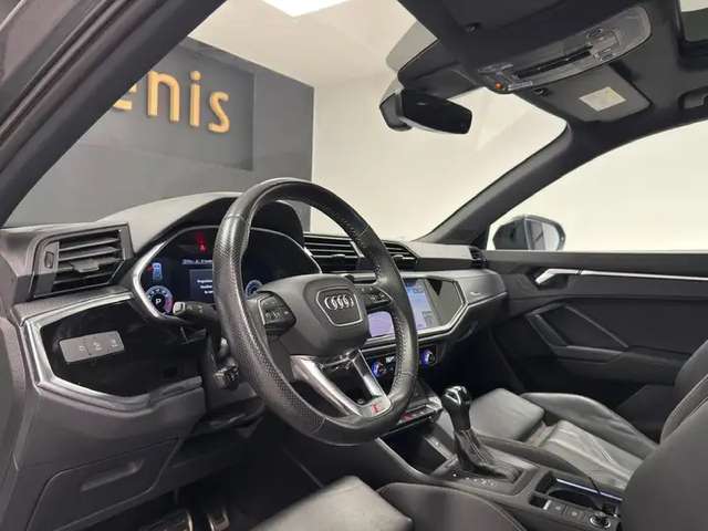 Audi Q3 — photo 14