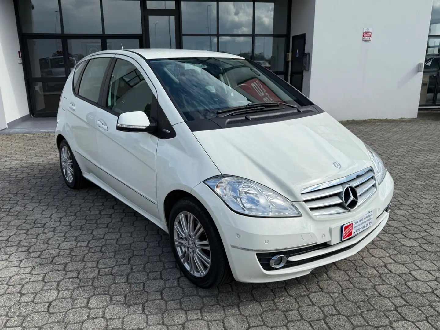 Mercedes-Benz A 160 A 160 BlueEFFICIENCY Premium Wit - 2