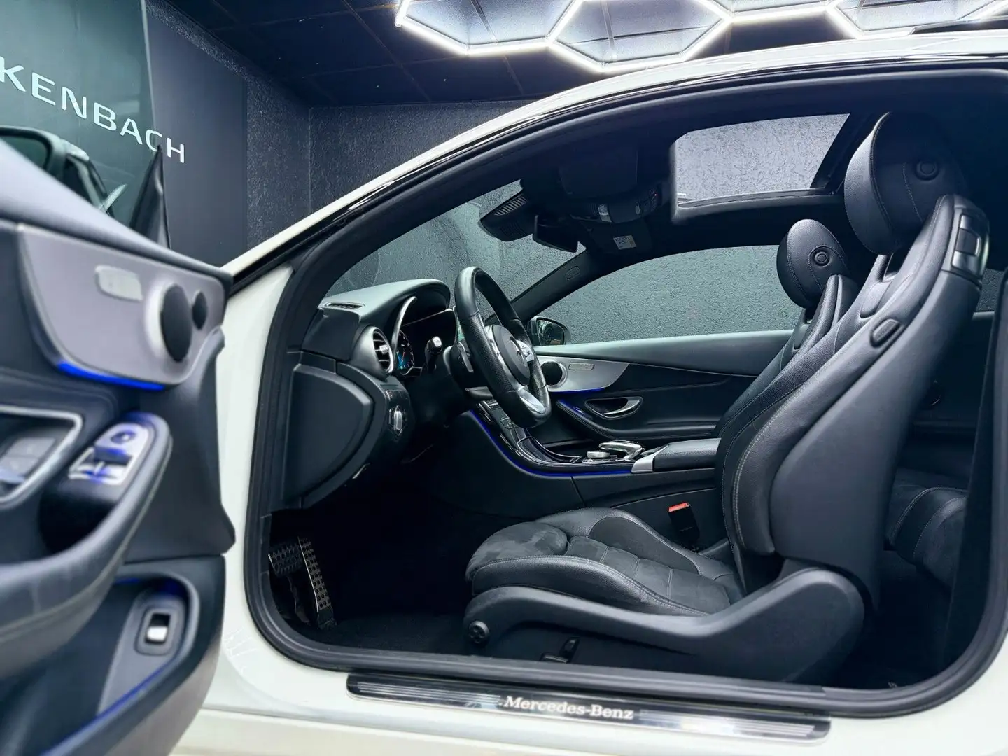 Mercedes-Benz C 300 *COUPE*AMG*C63*PANO*DIGITAL*TOTW* Weiß - 2