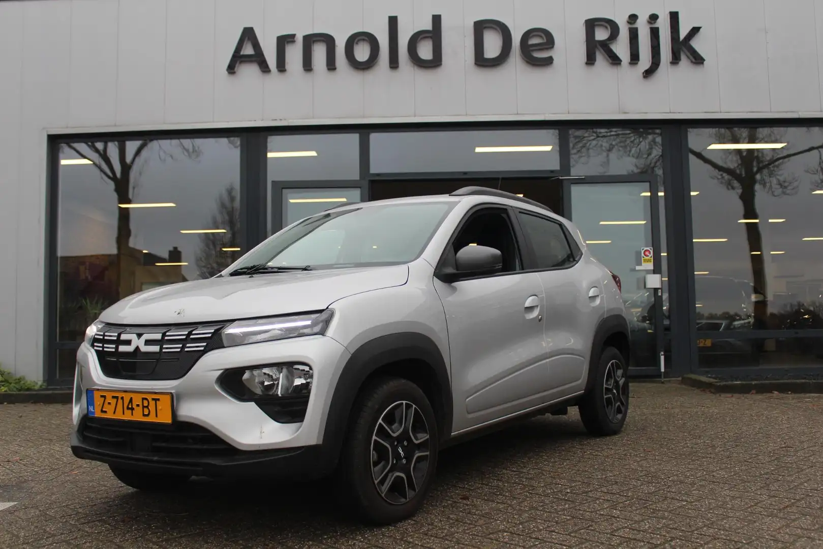 Dacia Spring Expression 27 kWh Grijs - 1
