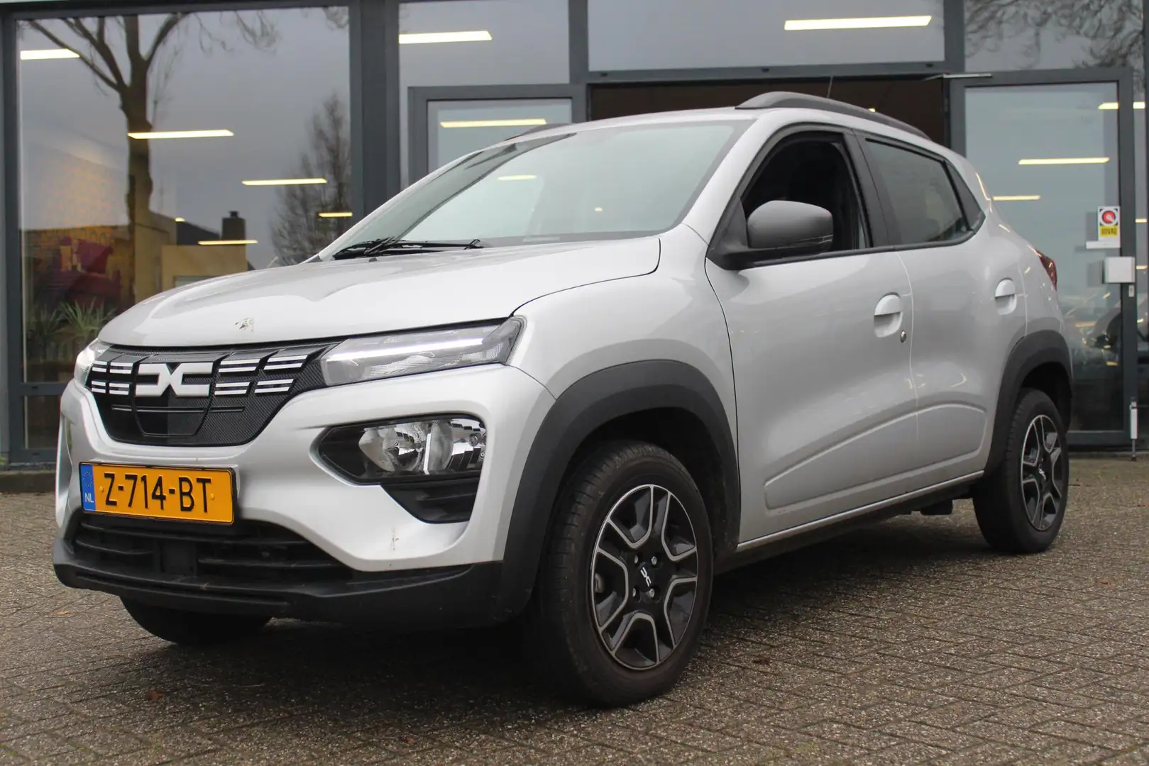 Dacia Spring Expression 27 kWh Grijs - 2