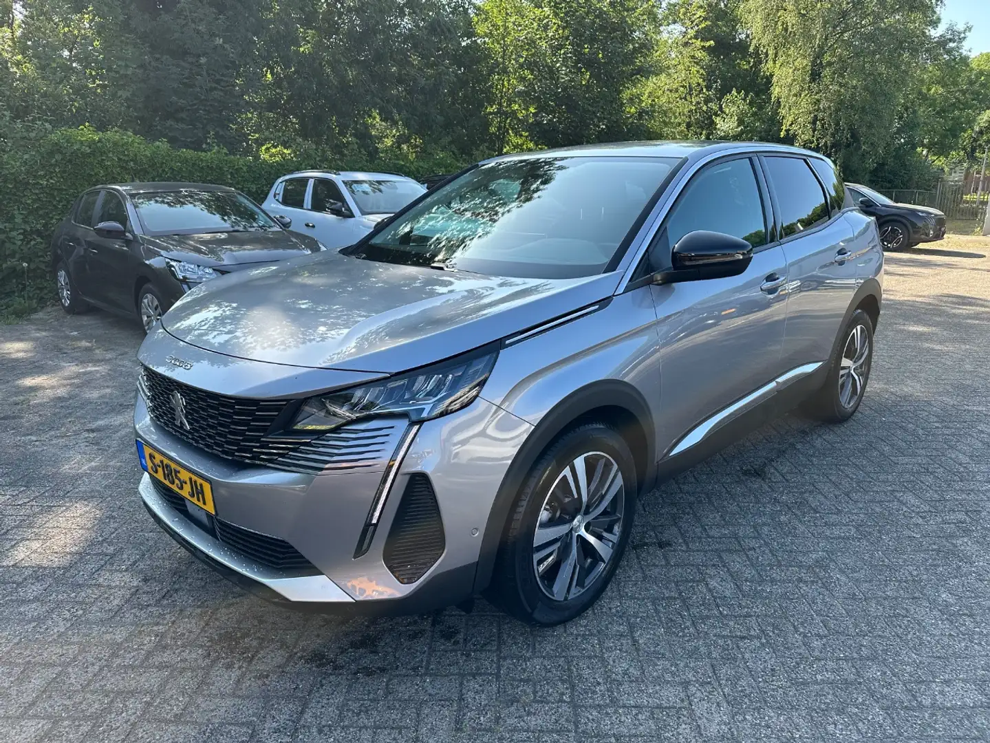 Peugeot 3008 1.2 PureTech Allure | Achterbank in delen neerklap Gris - 1