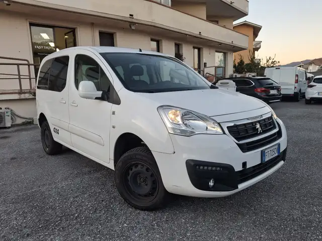 Peugeot Partner Tepee 2015 1.6 bluehdi Active Plus 4x4 100cv