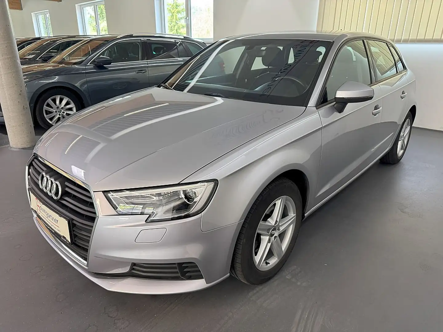 Audi A3 SB 30 TDI *XENON*NAVI*Tempomat*PDC* Argent - 2