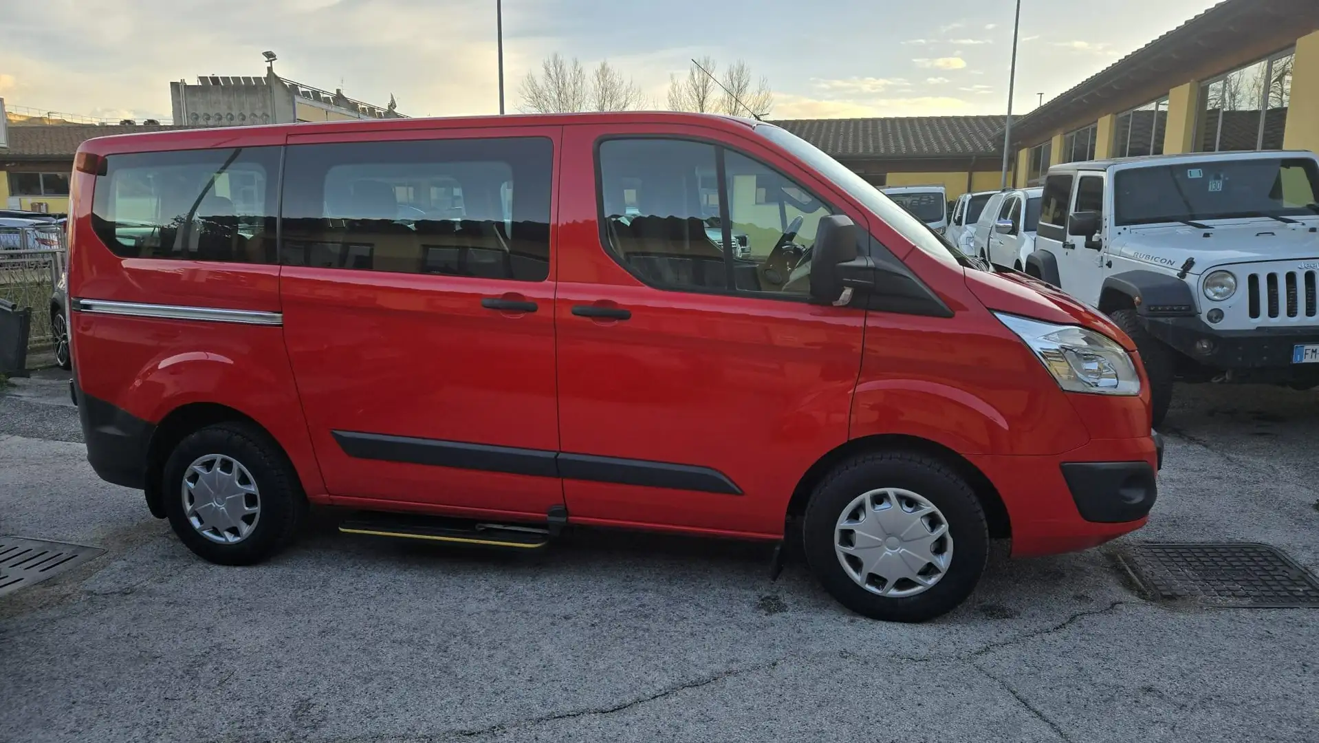Ford Transit Custom transit custom 320 2.0 tdci 130cv Trend L1H1 E6 Rouge - 1