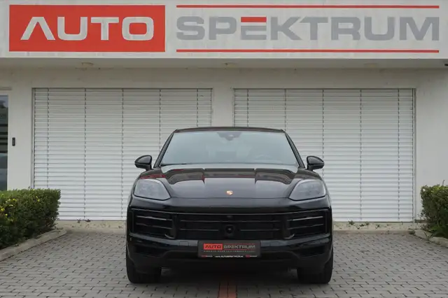 Porsche Cayenne view 8