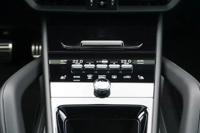 Porsche Cayenne view 15